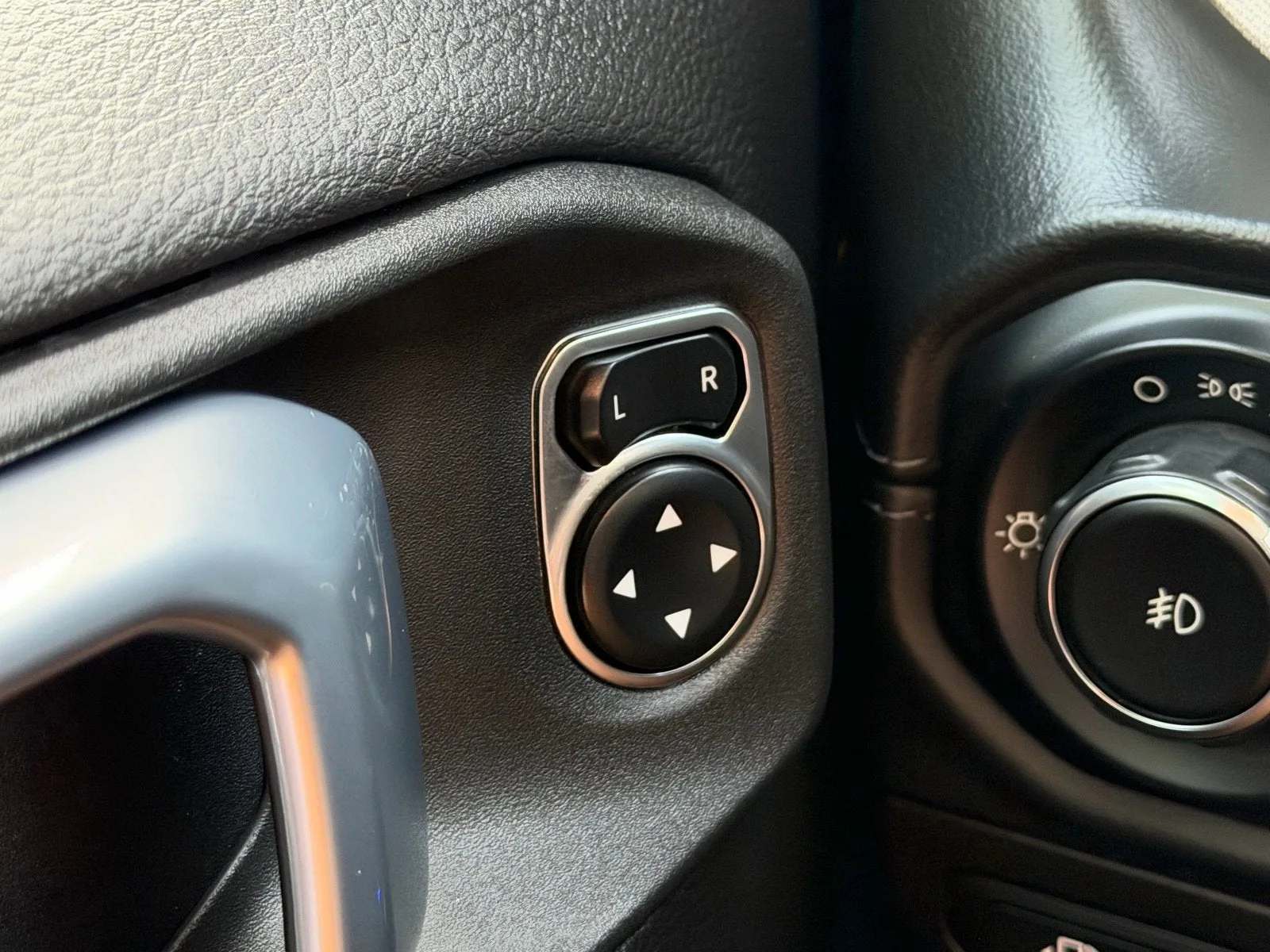 2024 Jeep Wrangler 4xe Sahara photo 28
