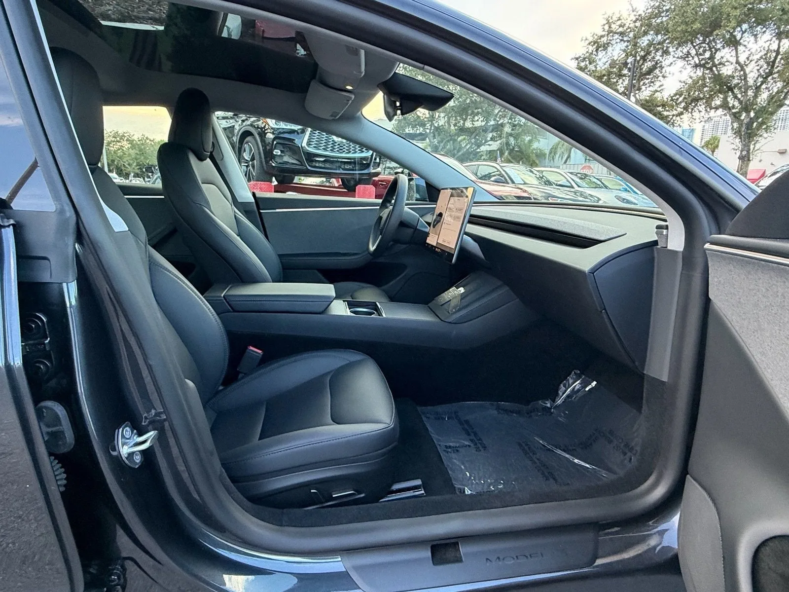2025 Tesla Model 3 Long Range photo 18