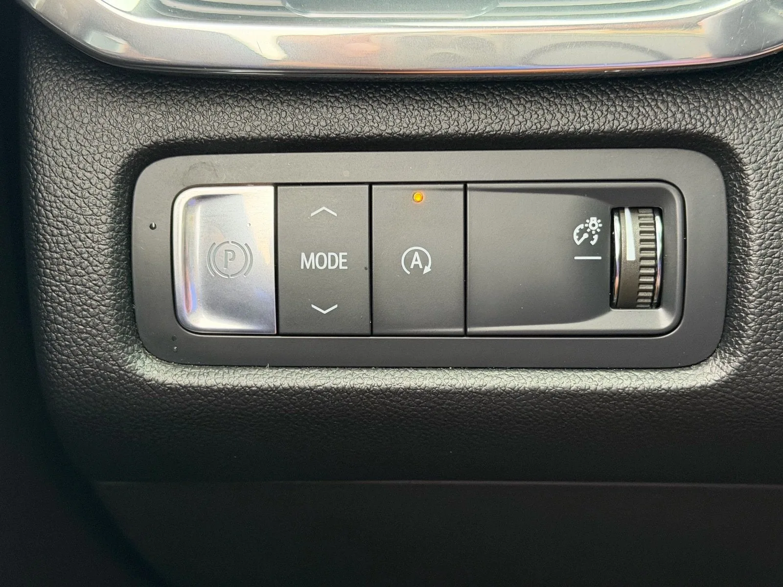 2024 GMC Acadia FWD Denali photo 37