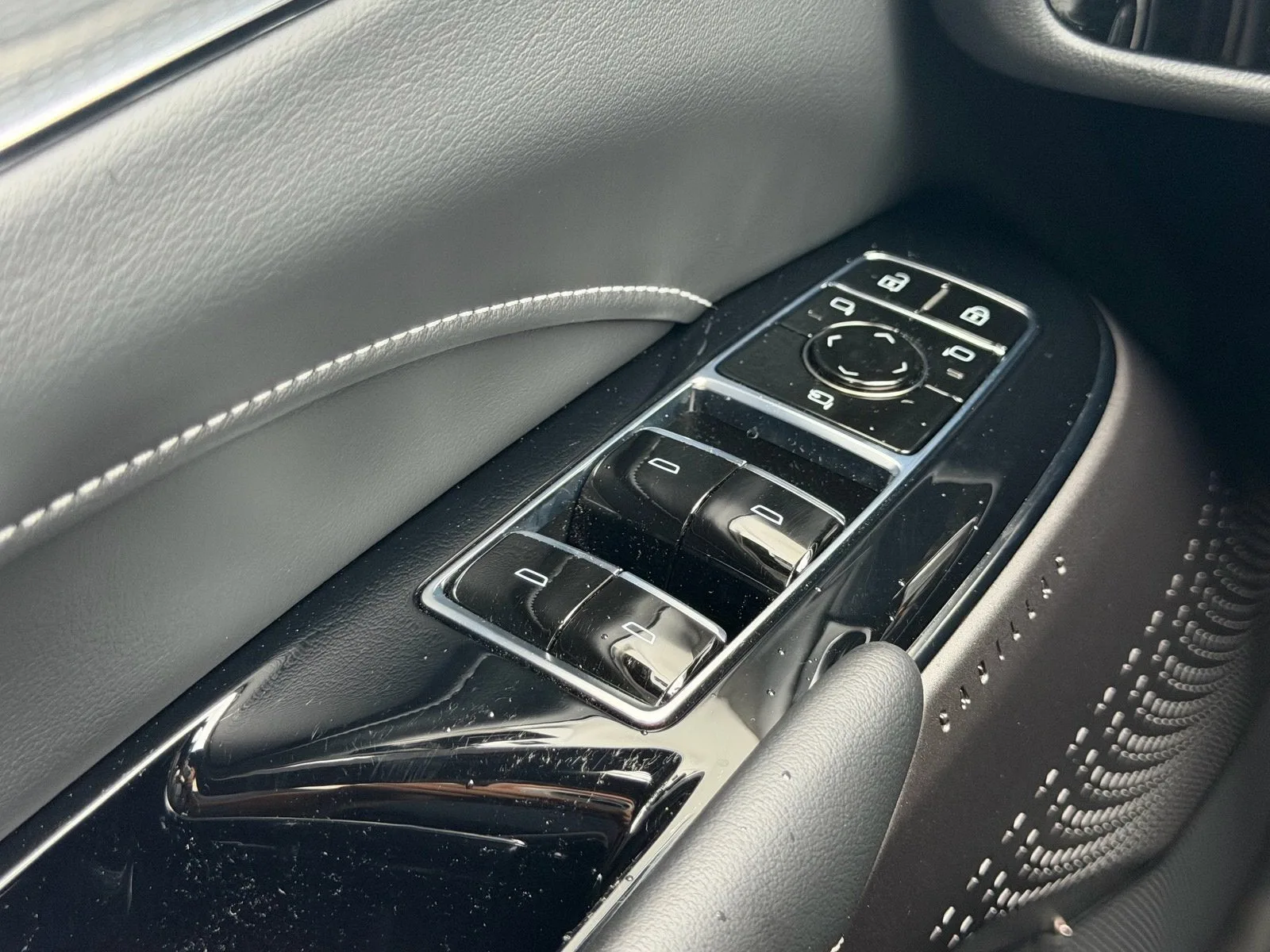 2024 Cadillac LYRIQ Tech photo 24
