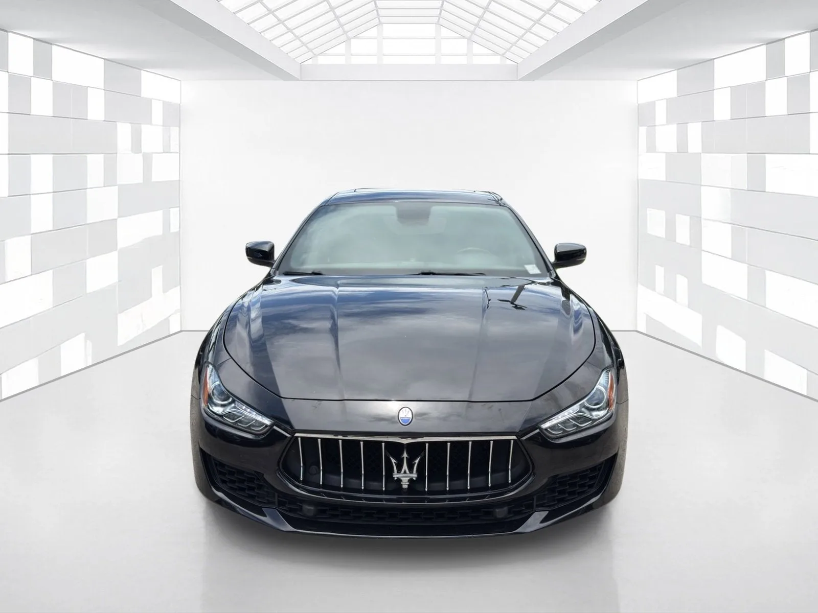 2018 Maserati Ghibli Base photo 2