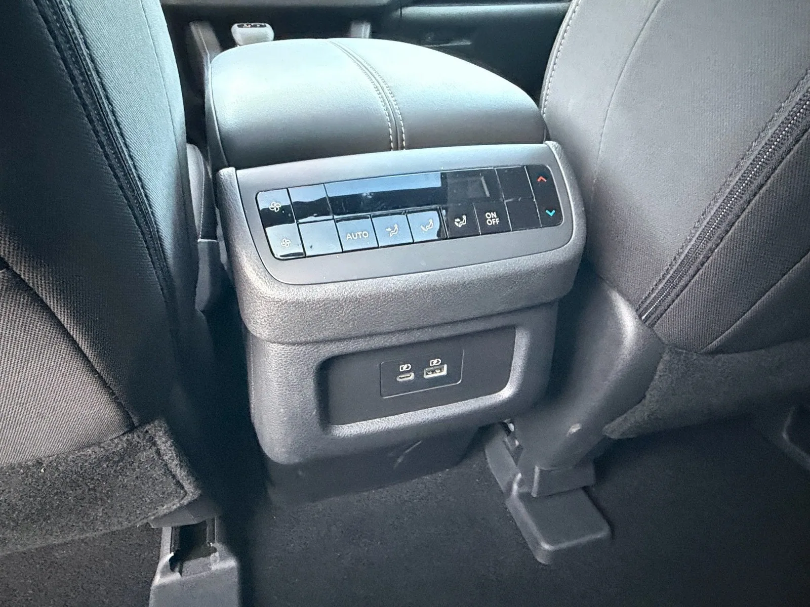 2025 Nissan Pathfinder SV photo 13