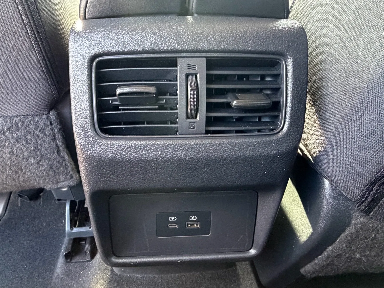 2022 Nissan Rogue SV photo 15