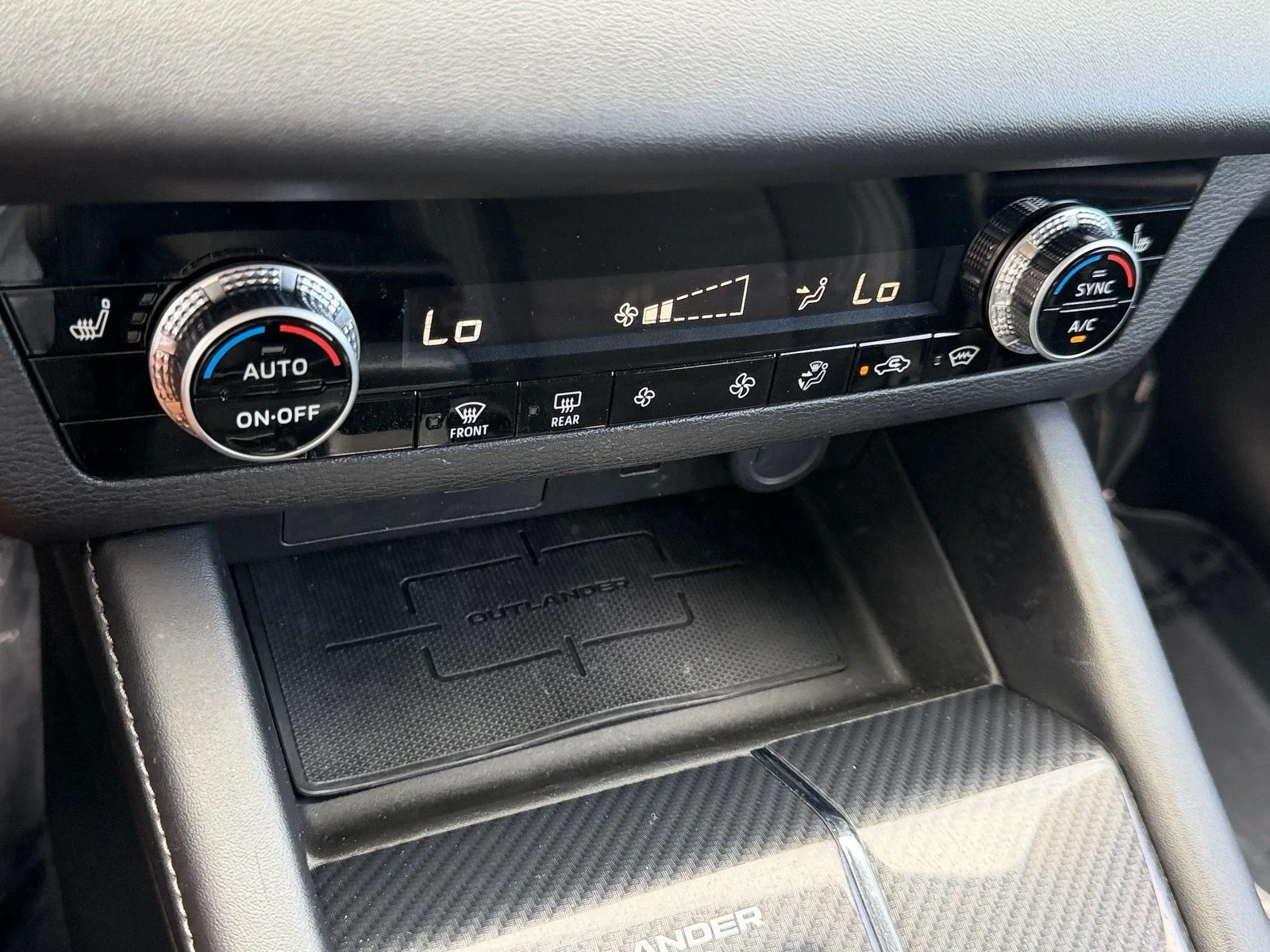 2022 Mitsubishi Outlander SE photo 25
