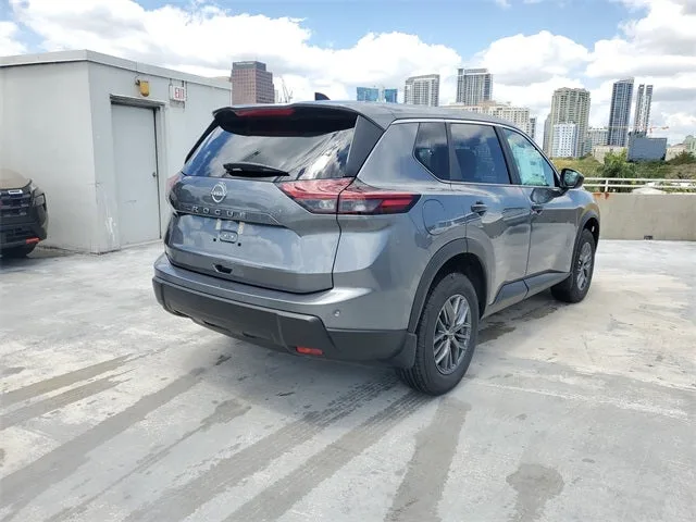 2025 Nissan Rogue S photo 4