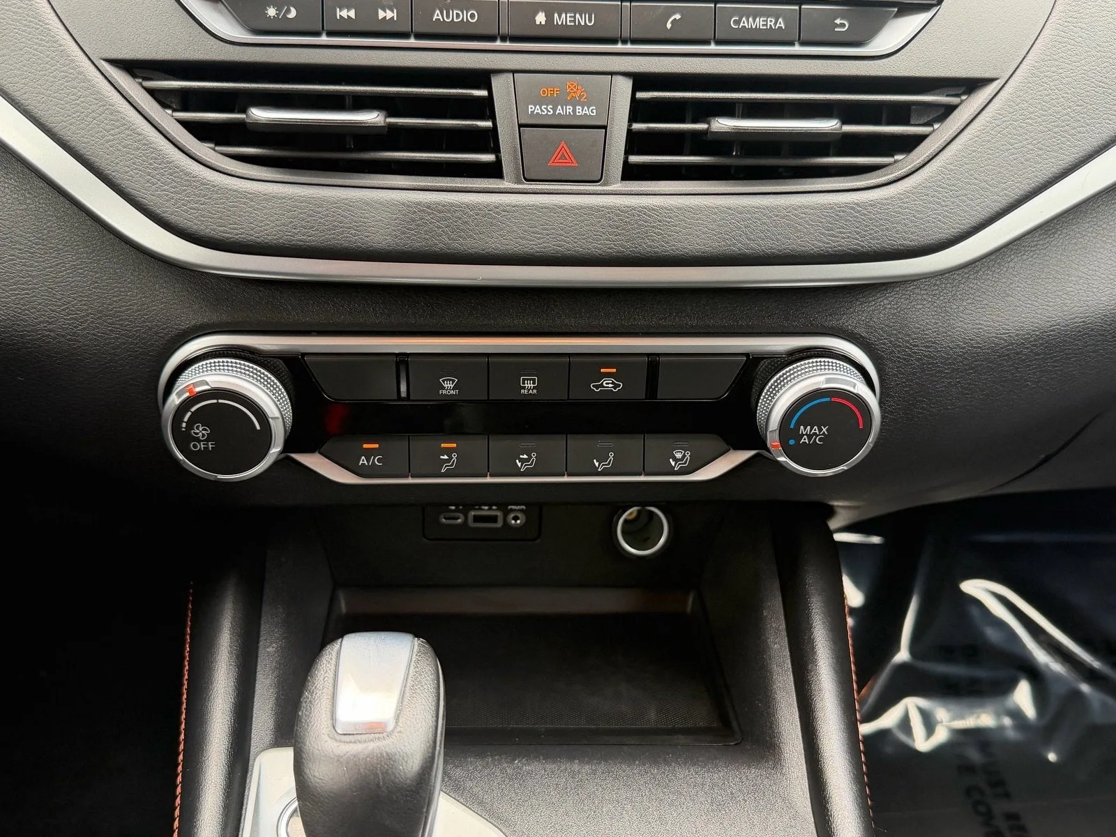 2022 Nissan Altima SR photo 18