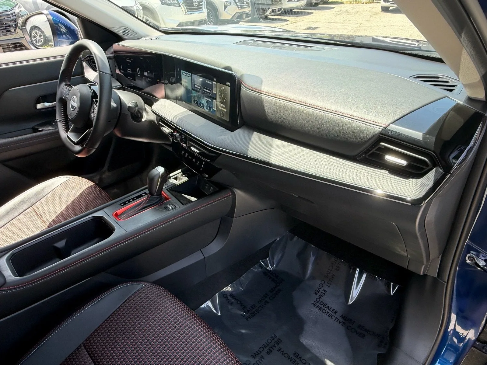 2025 Nissan Kicks SR photo 17
