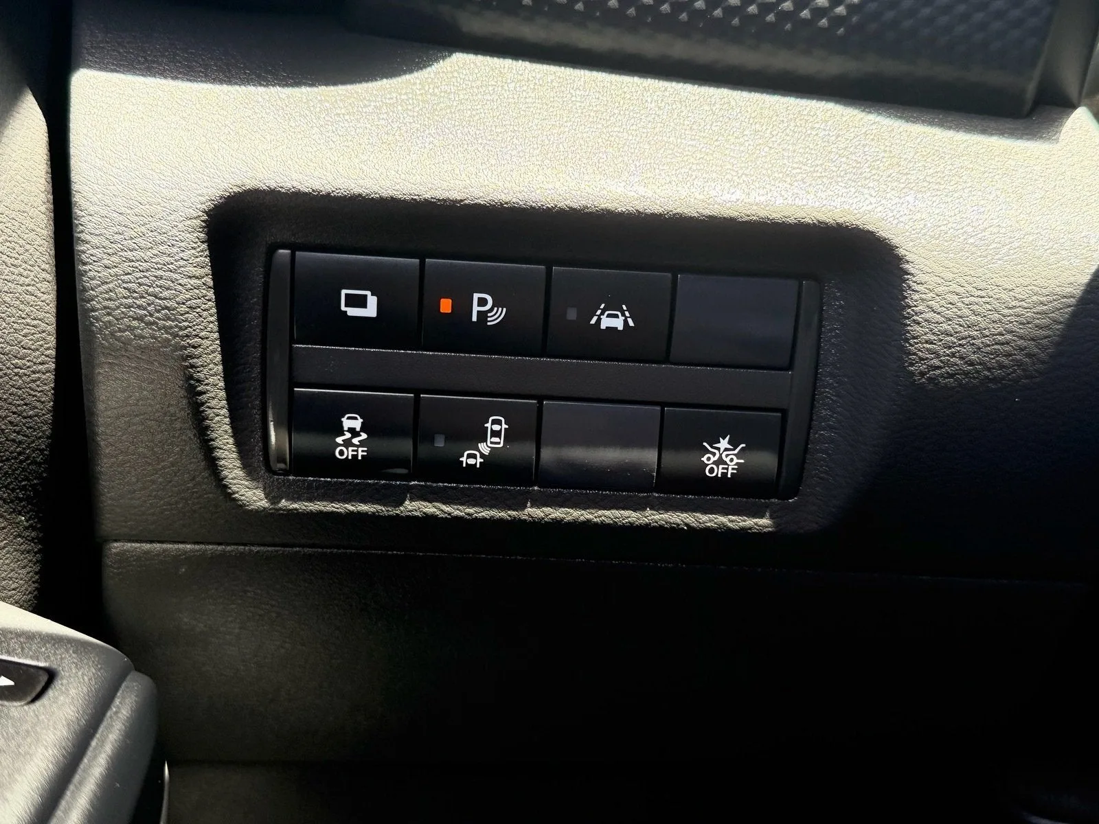 2025 Nissan Kicks Play S photo 28