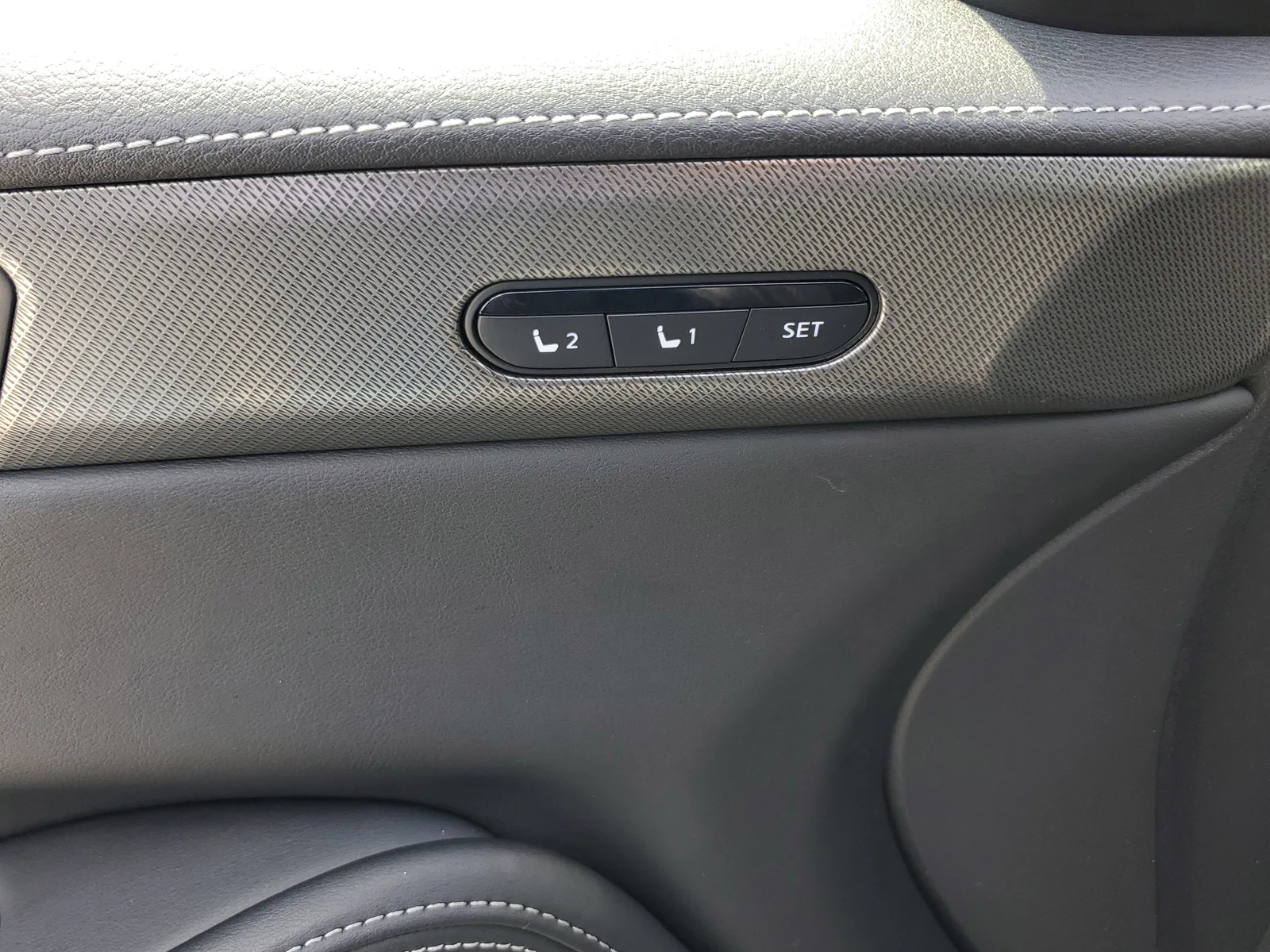 2022 INFINITI QX60 LUXE photo 28
