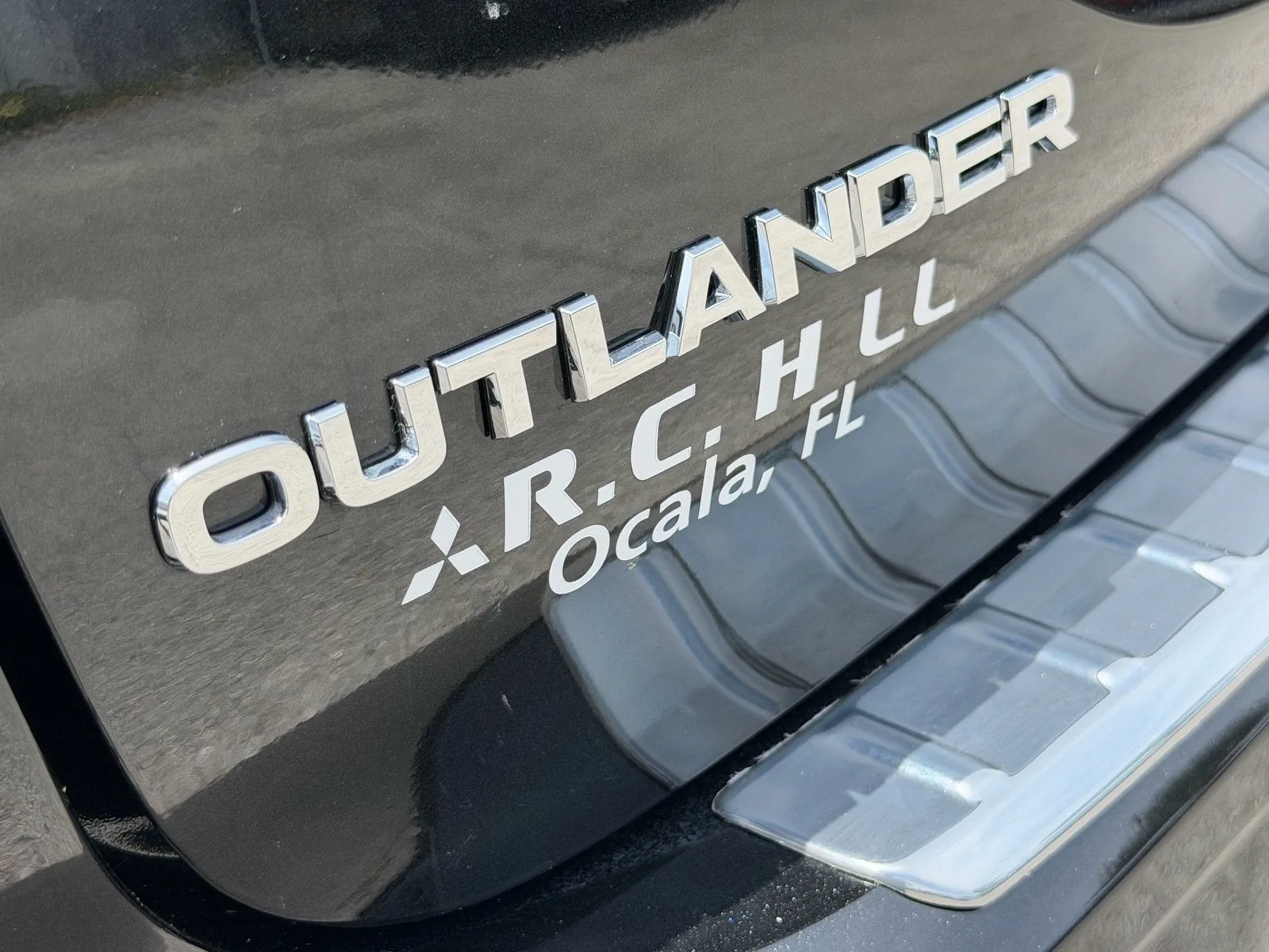 2025 Mitsubishi Outlander ES photo 9