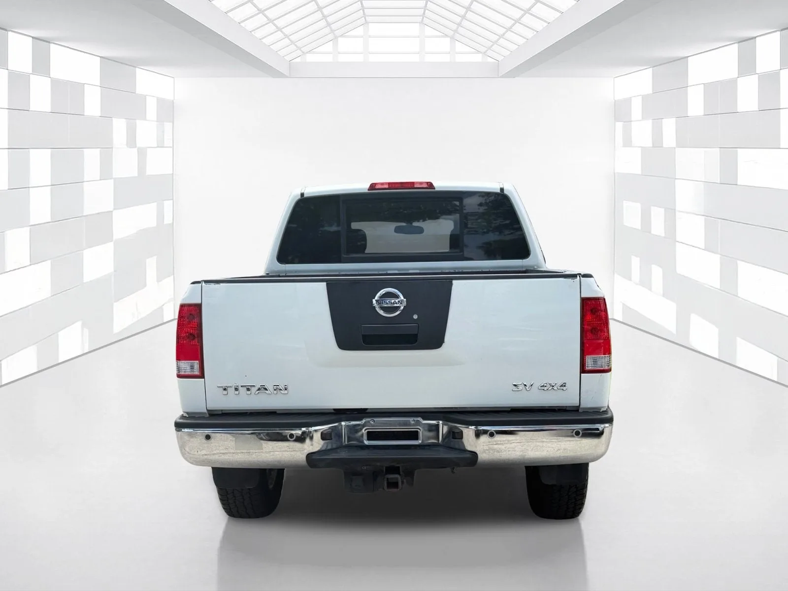 2011 Nissan Titan SV photo 6