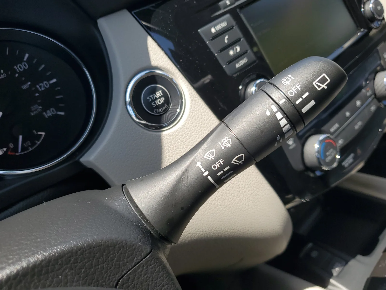 2022 Nissan Rogue Sport SV photo 21
