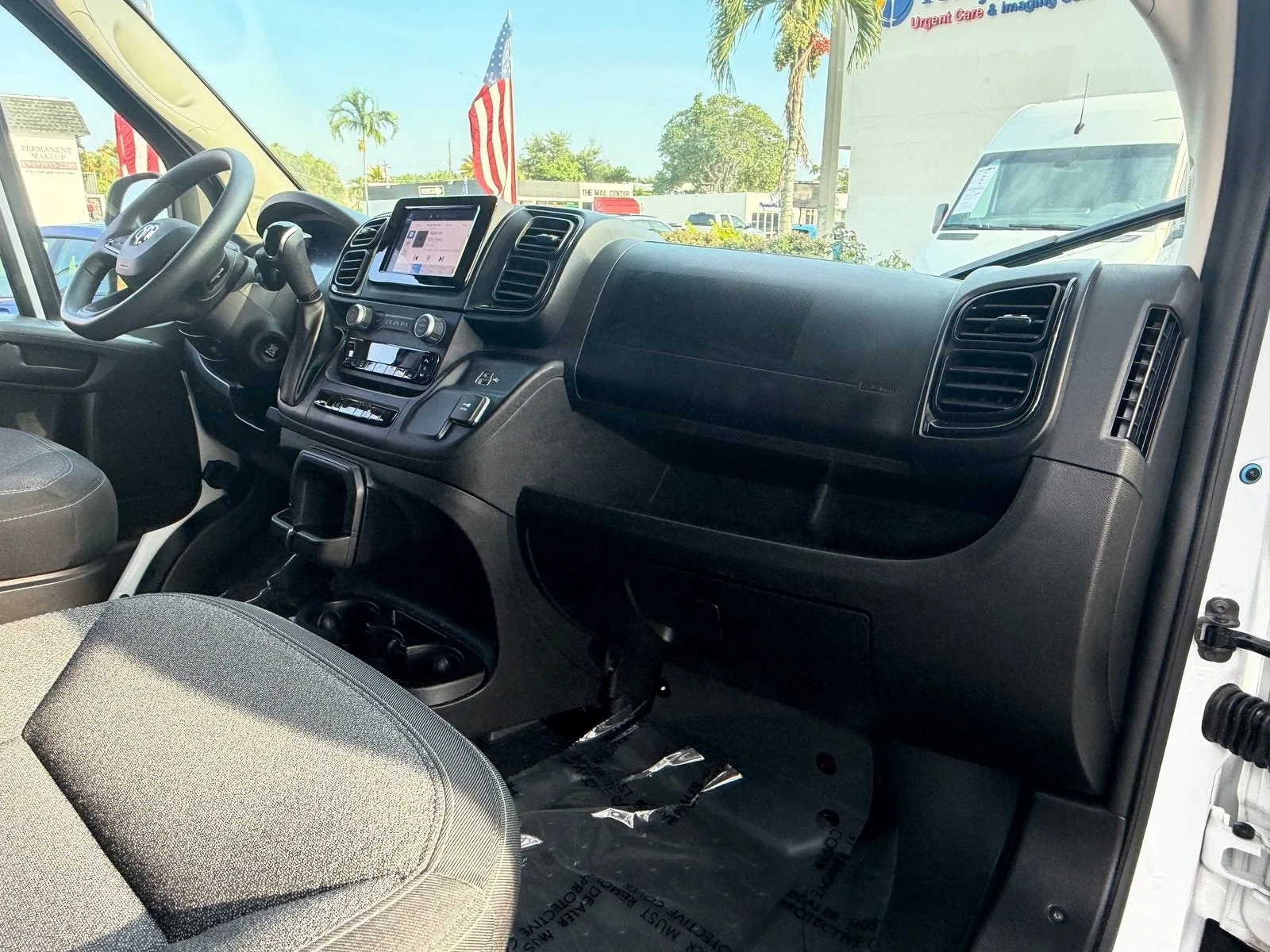2025 RAM ProMaster Cargo Van Tradesman photo 12