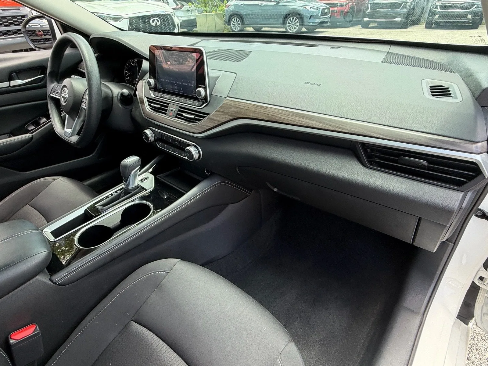 2023 Nissan Altima SV photo 17