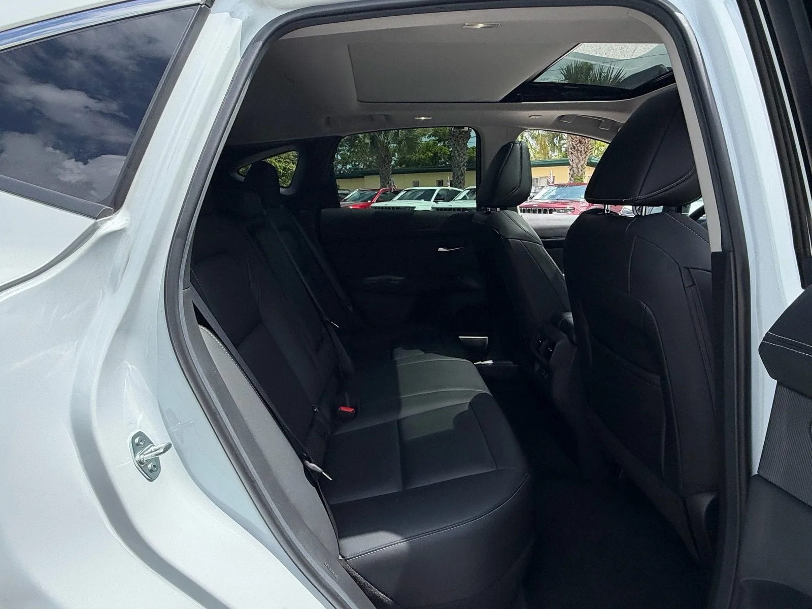 2025 Nissan Murano SL photo 17