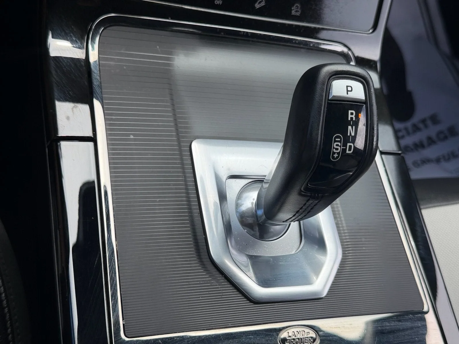 2023 Land Rover Range Rover Evoque R-Dynamic SE photo 26