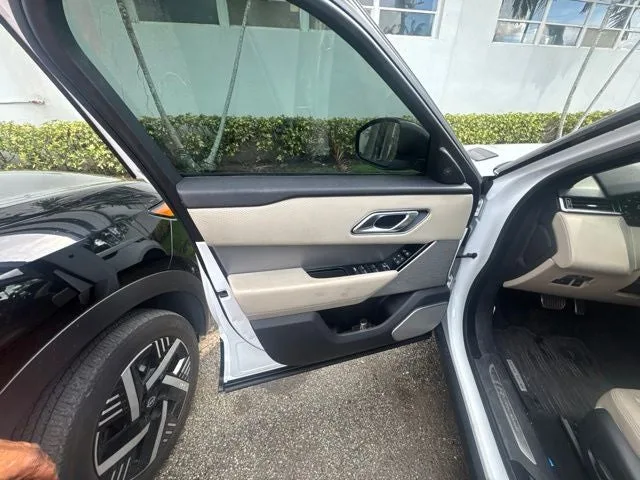 2019 Land Rover Range Rover Velar R-Dynamic SE photo 5