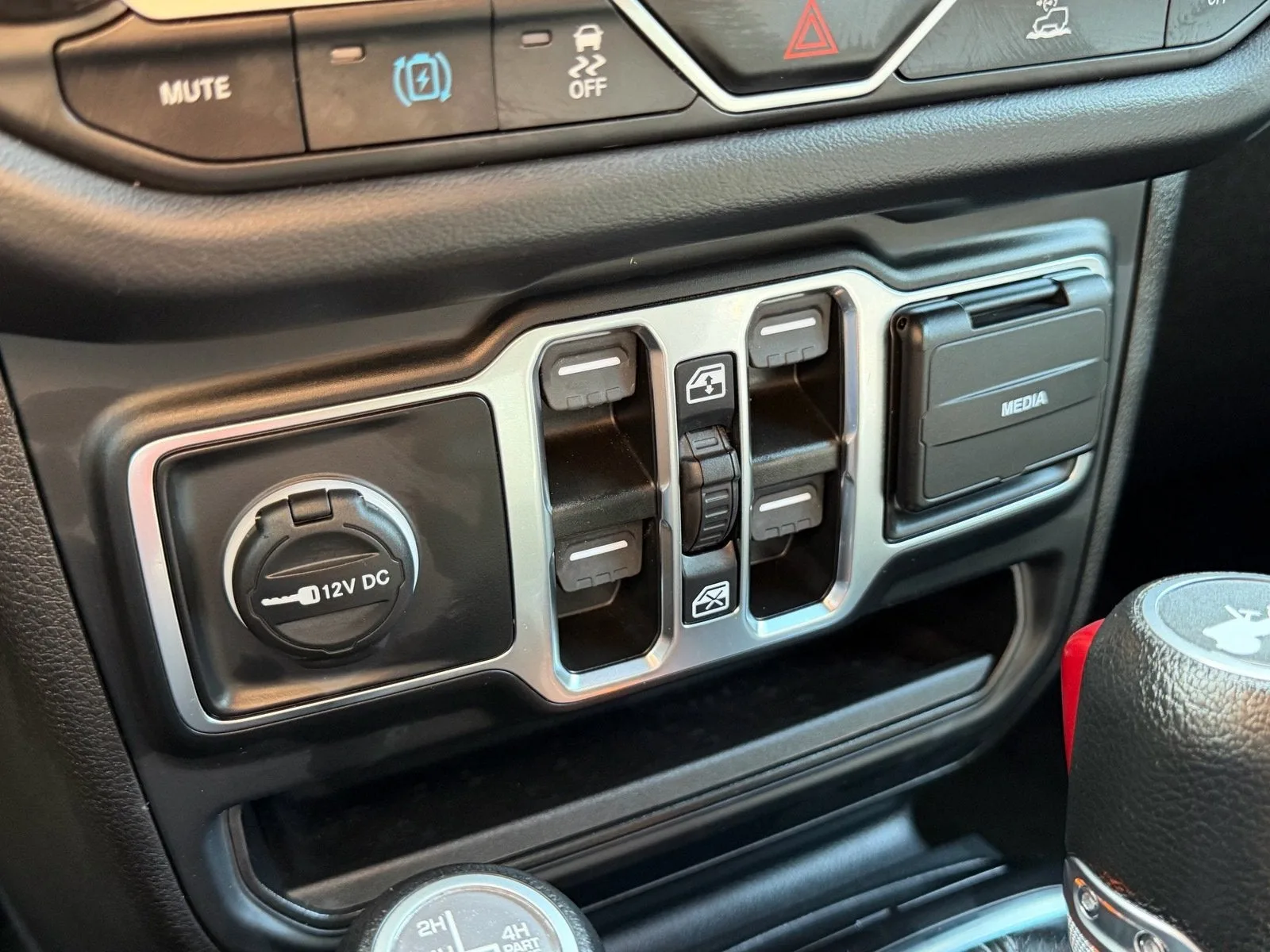 2024 Jeep Wrangler 4xe Sahara photo 25