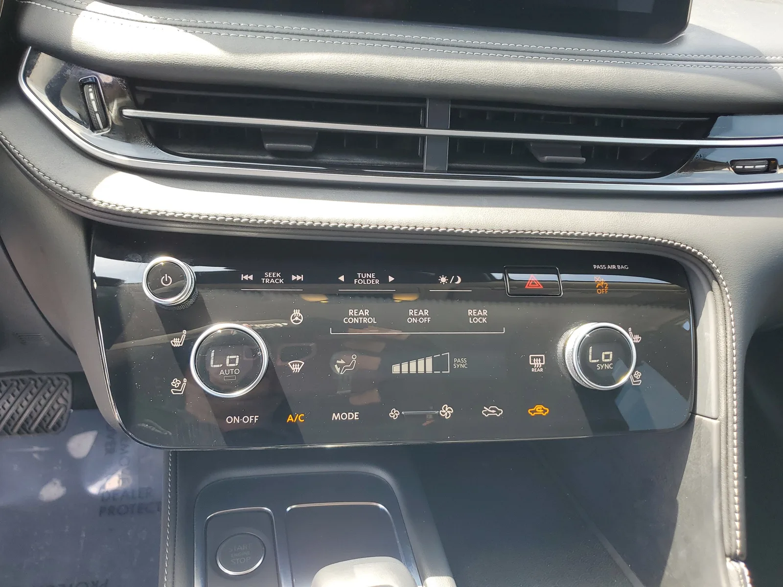 2022 INFINITI QX60 LUXE photo 25