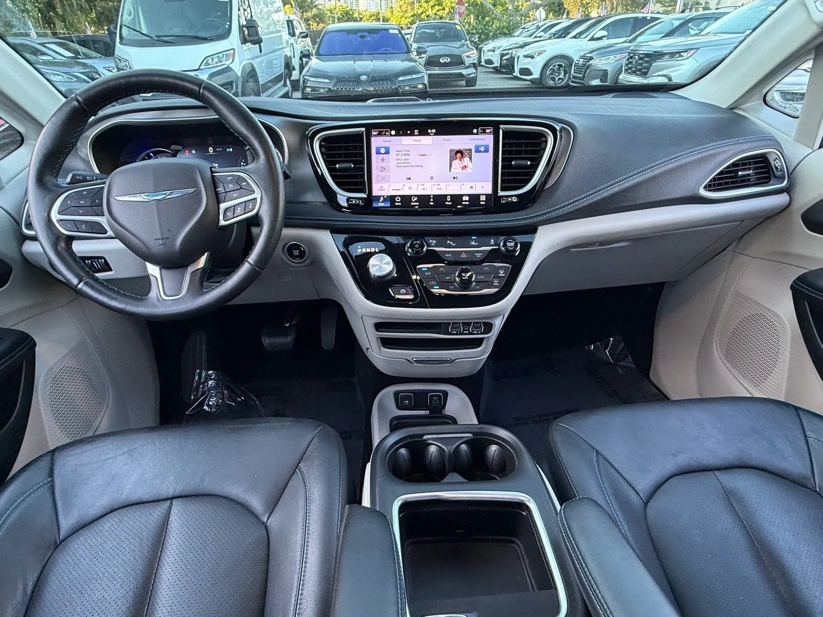 2021 Chrysler Pacifica Hybrid Touring L photo 15