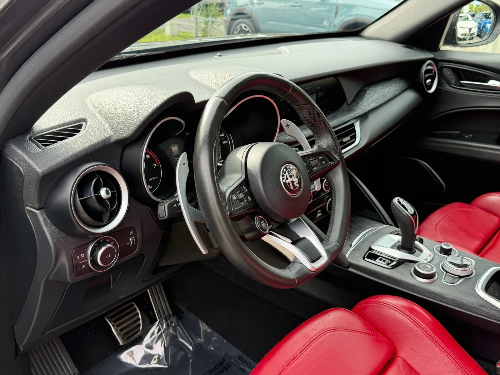 2023 Alfa Romeo Stelvio Sprint photo 12