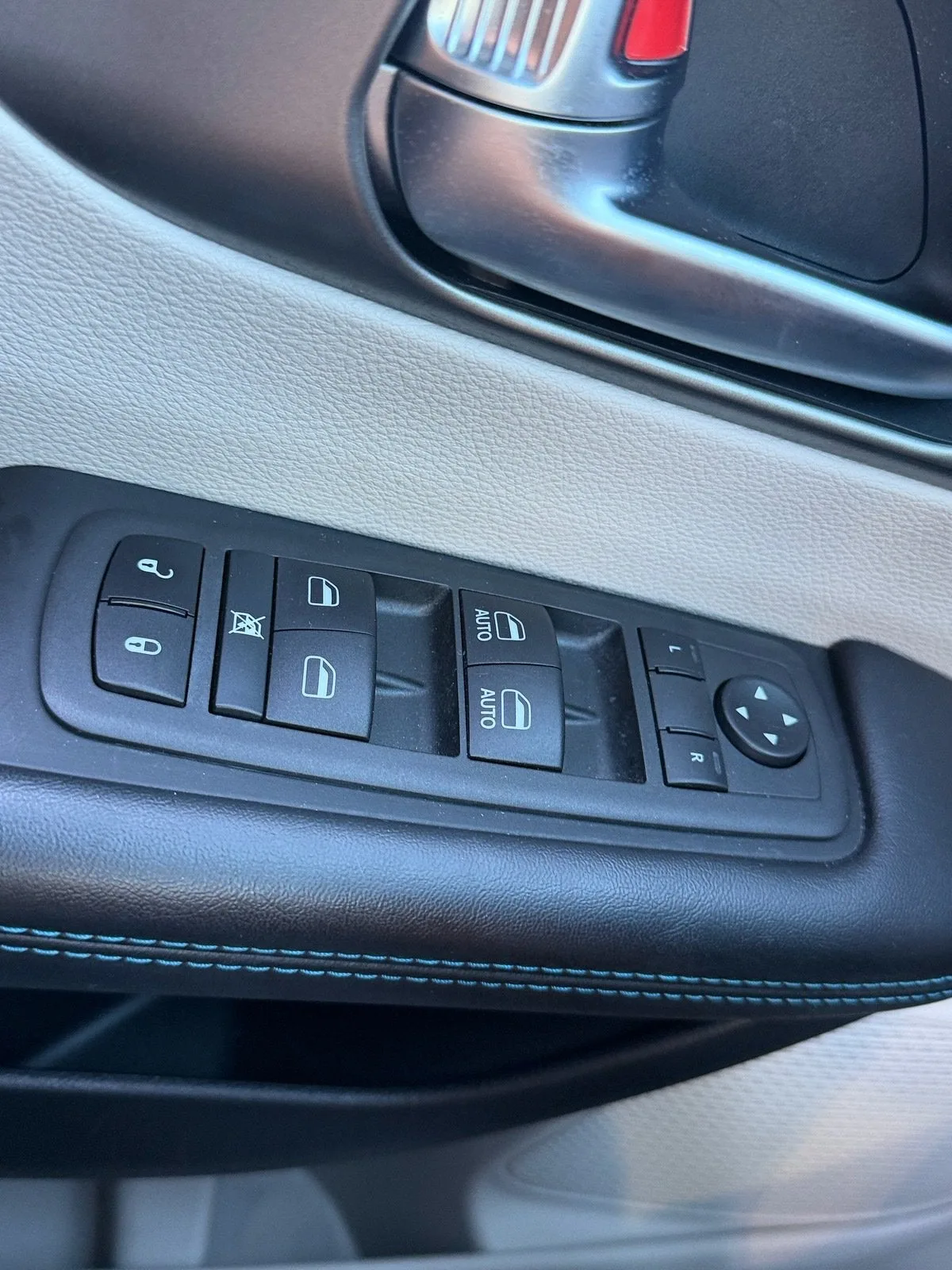2021 Chrysler Pacifica Hybrid Touring L photo 38