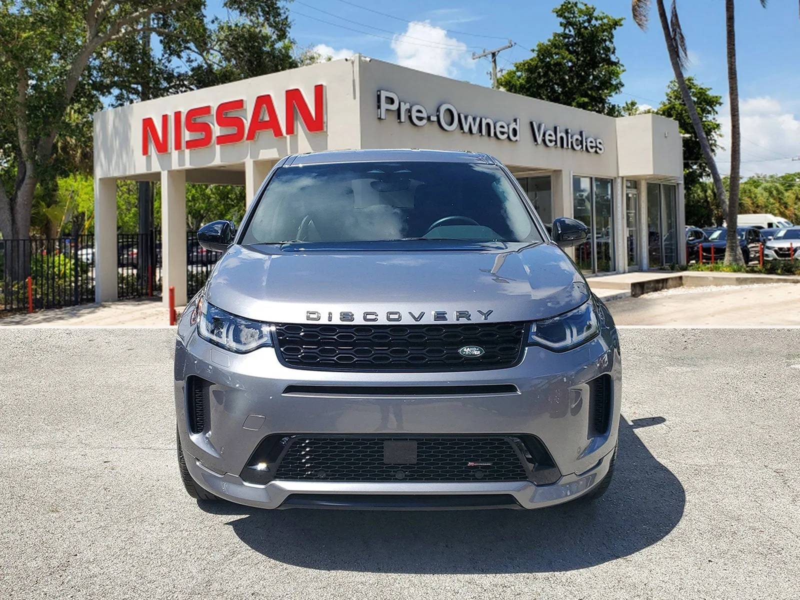 2023 Land Rover Discovery Sport SE R-Dynamic photo 2