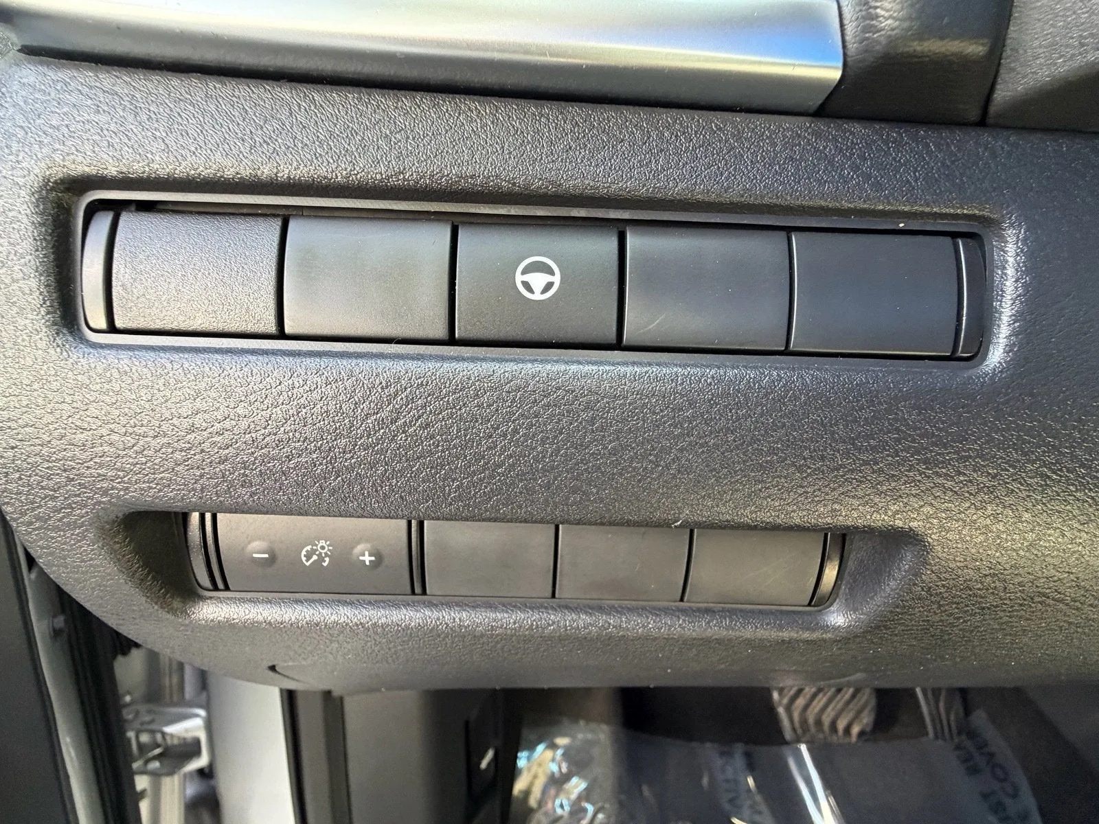 2022 Nissan Rogue SV photo 24