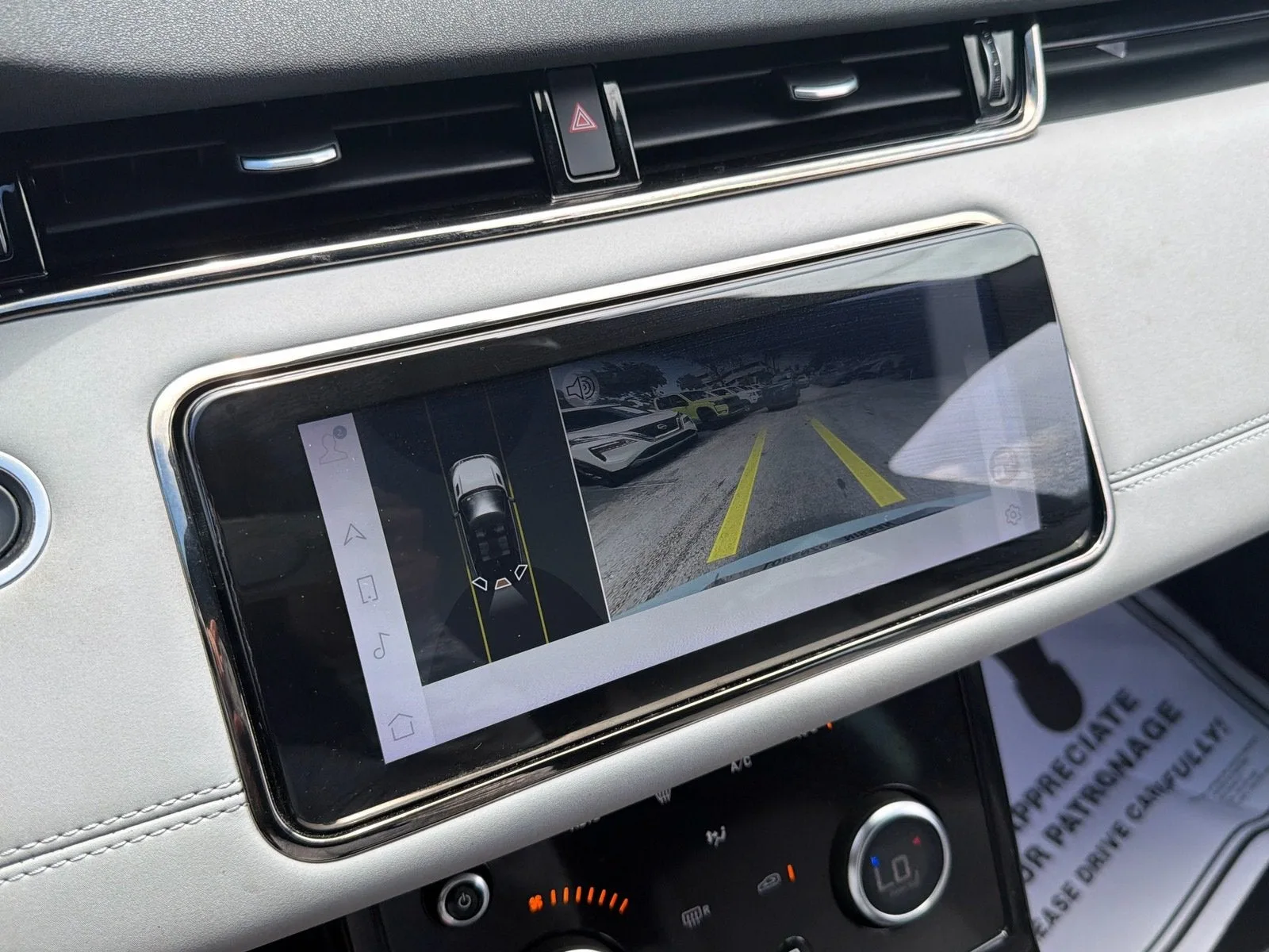 2023 Land Rover Range Rover Evoque R-Dynamic SE photo 24