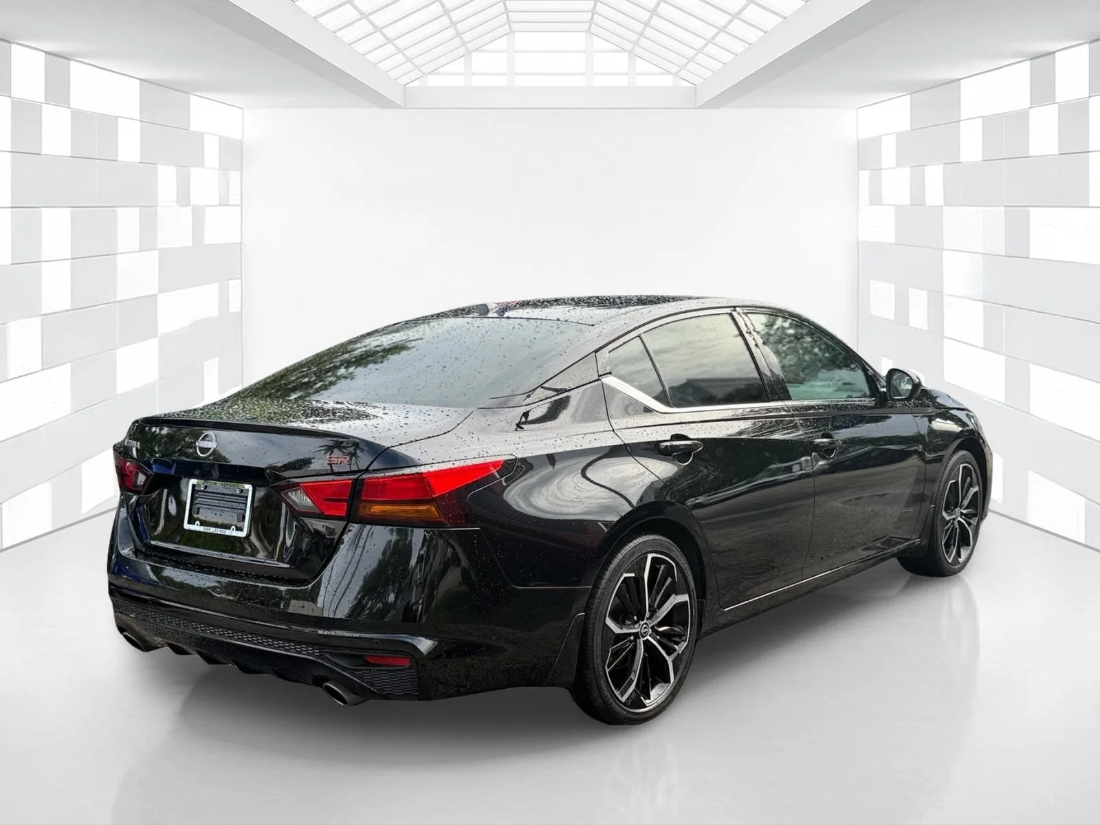 2024 Nissan Altima SR photo 7