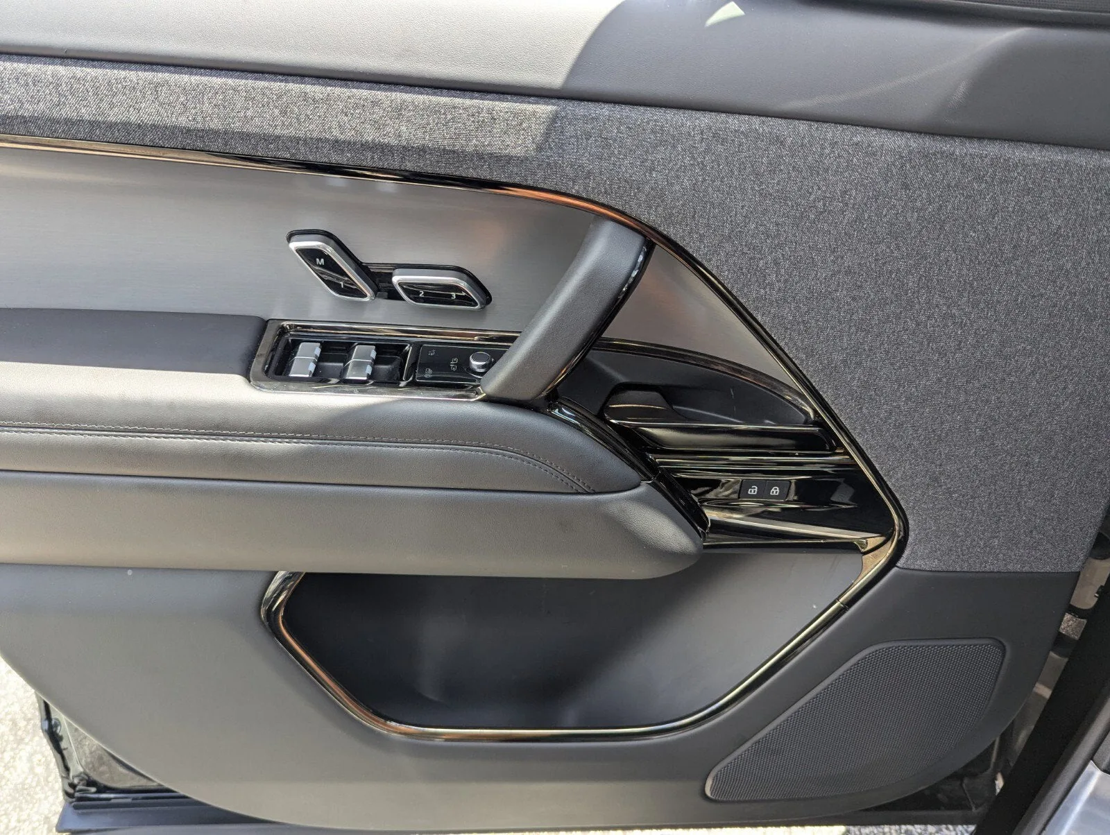 2023 Land Rover Range Rover Sport SE photo 32