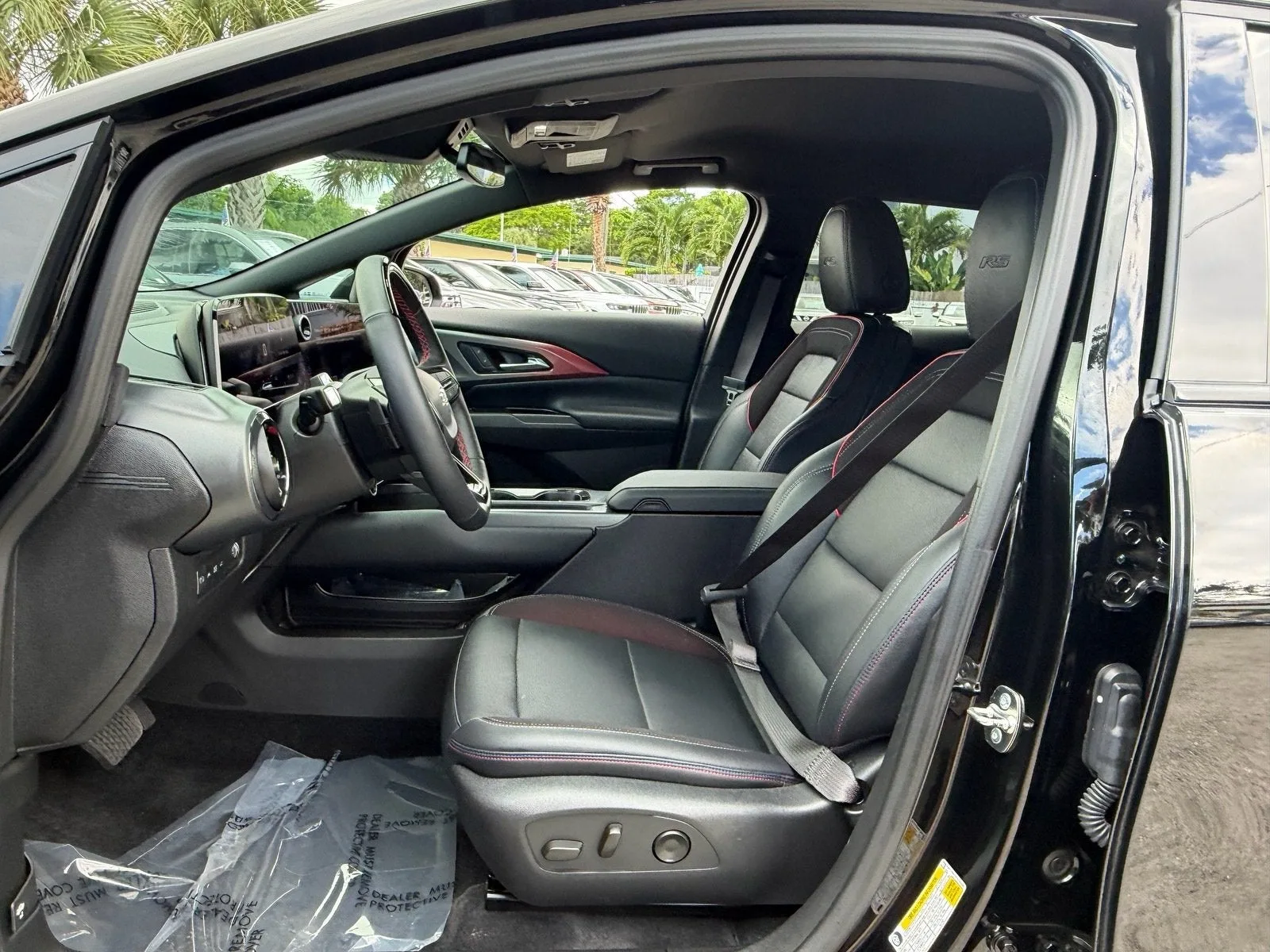 2024 Chevrolet Equinox EV RS photo 9