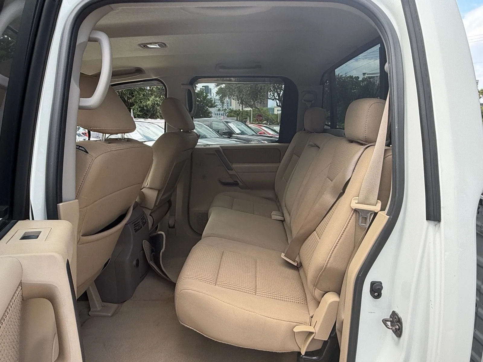 2011 Nissan Titan SV photo 11
