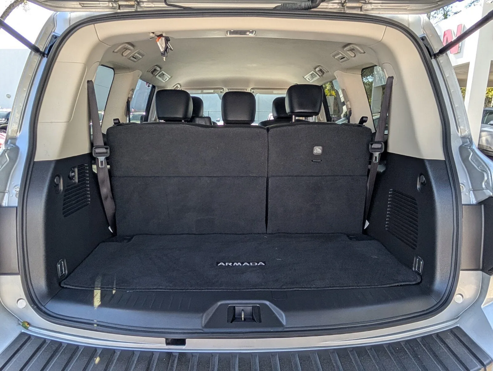 2024 Nissan Armada SV photo 15