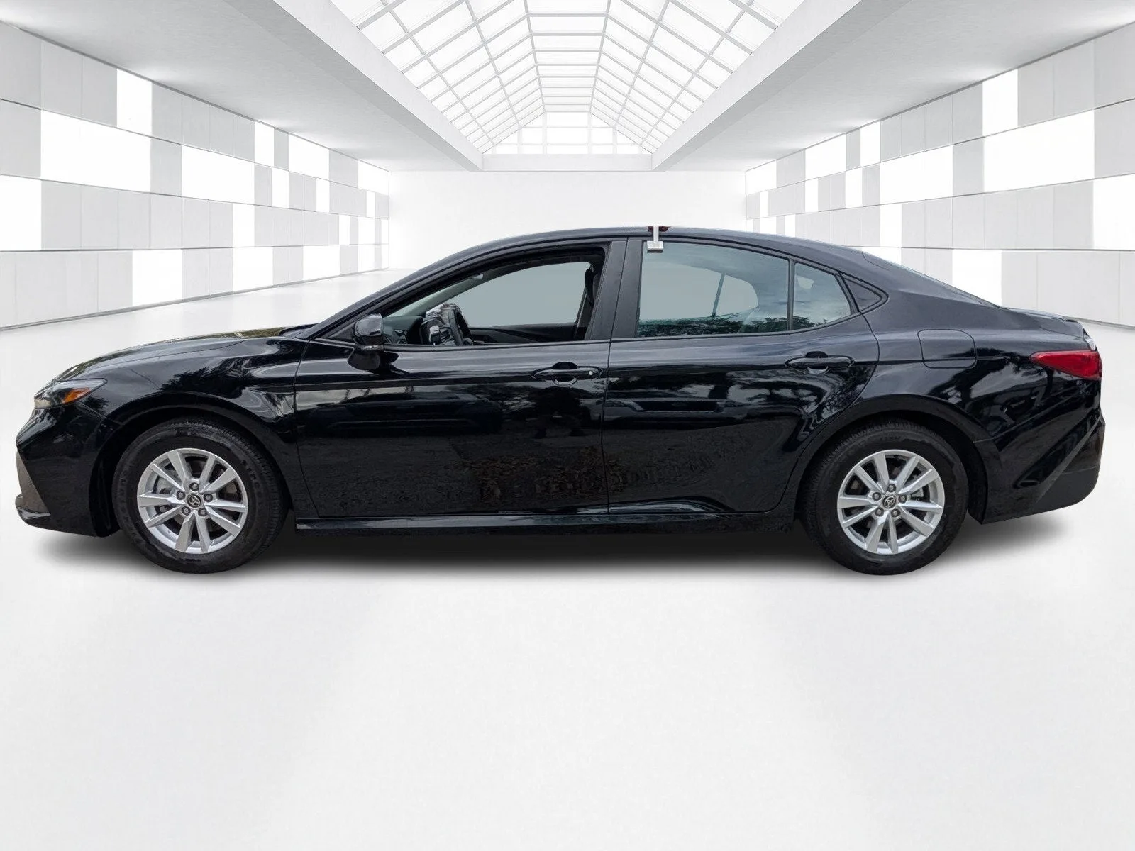 2025 Toyota Camry LE photo 3