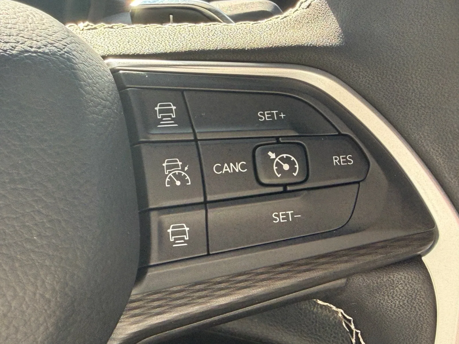 2025 Jeep Grand Cherokee Laredo photo 27