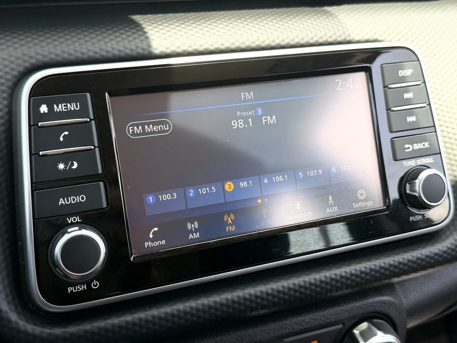 2025 Nissan Kicks Play S photo 20