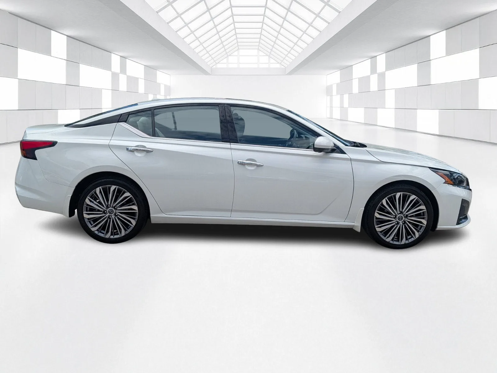 2025 Nissan Altima SL photo 8