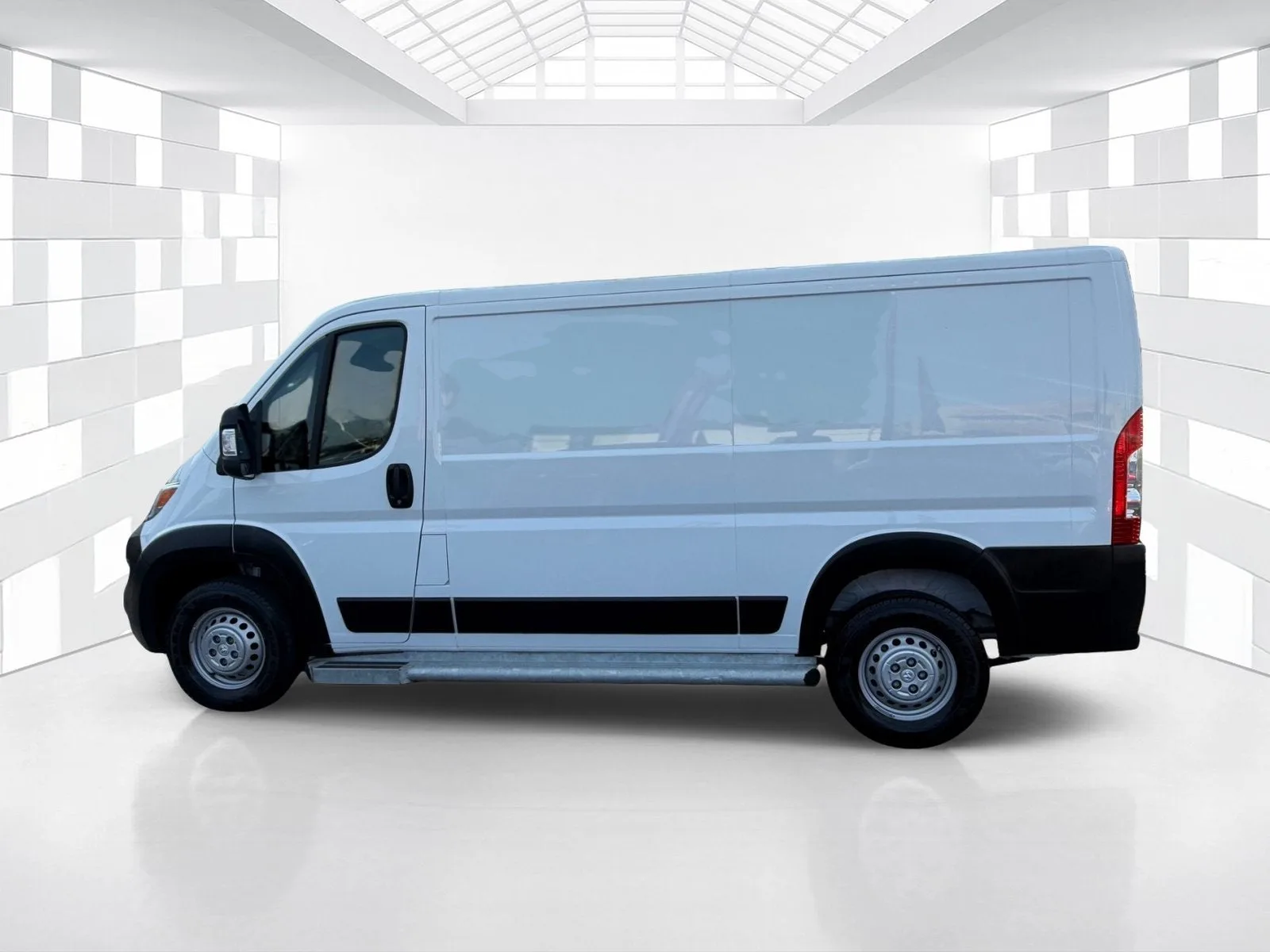 2025 RAM ProMaster Cargo Van Tradesman photo 4