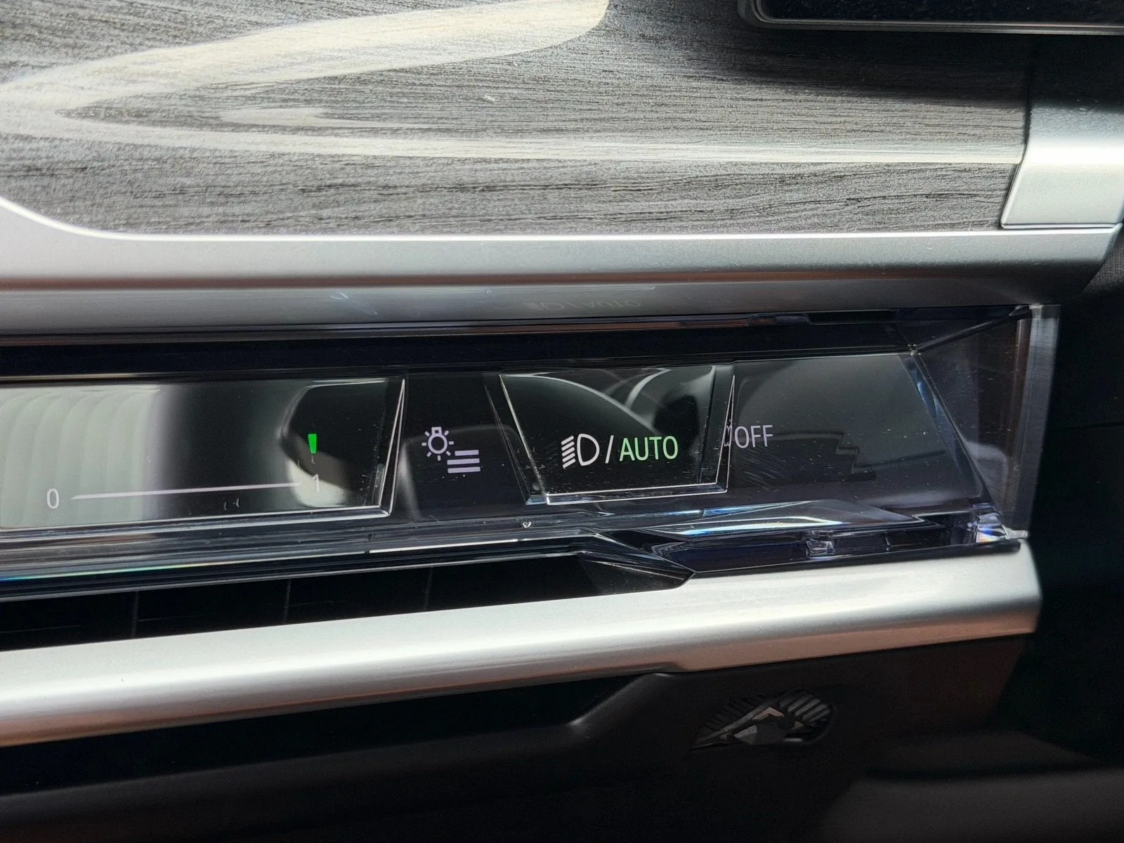 2025 BMW 7 Series 740i xDrive photo 31