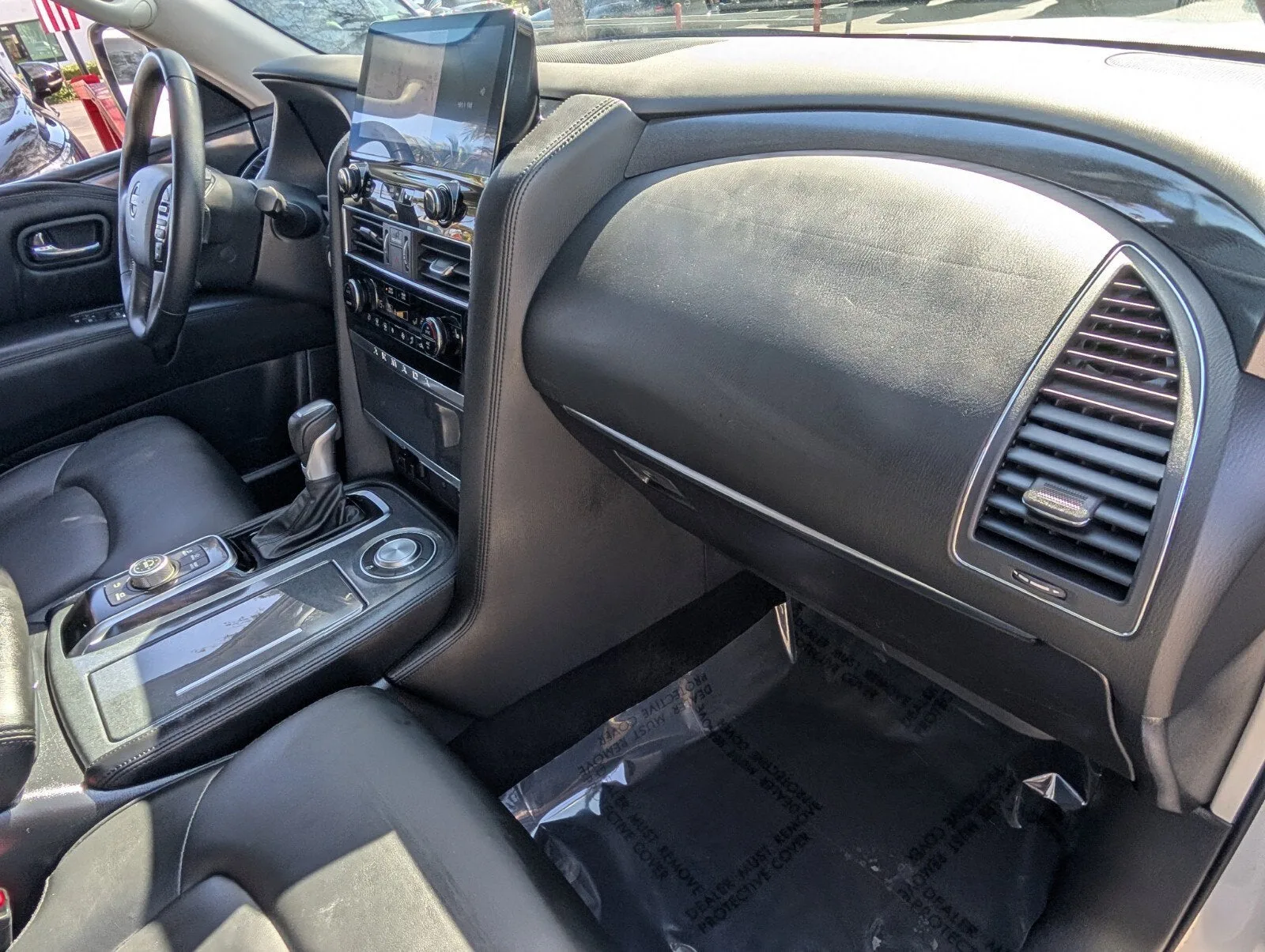 2024 Nissan Armada SV photo 17