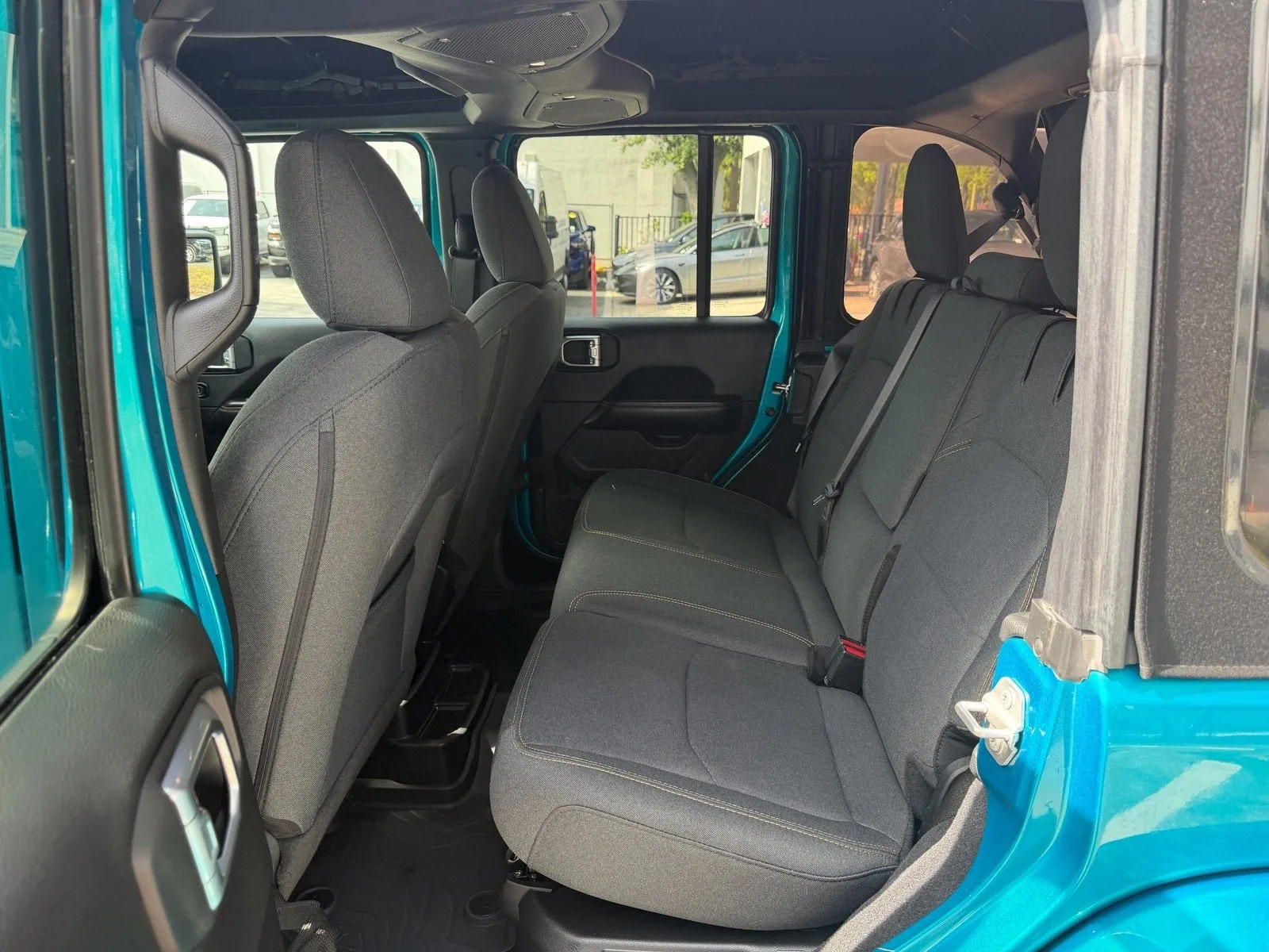 2024 Jeep Wrangler 4xe Sahara photo 13