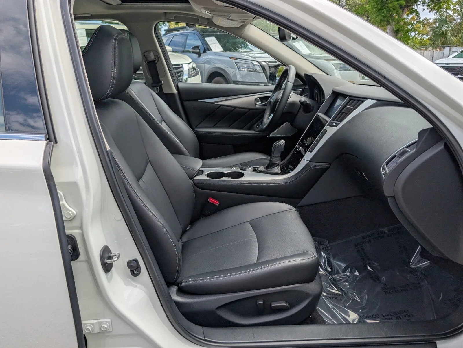 2023 INFINITI Q50 LUXE photo 13