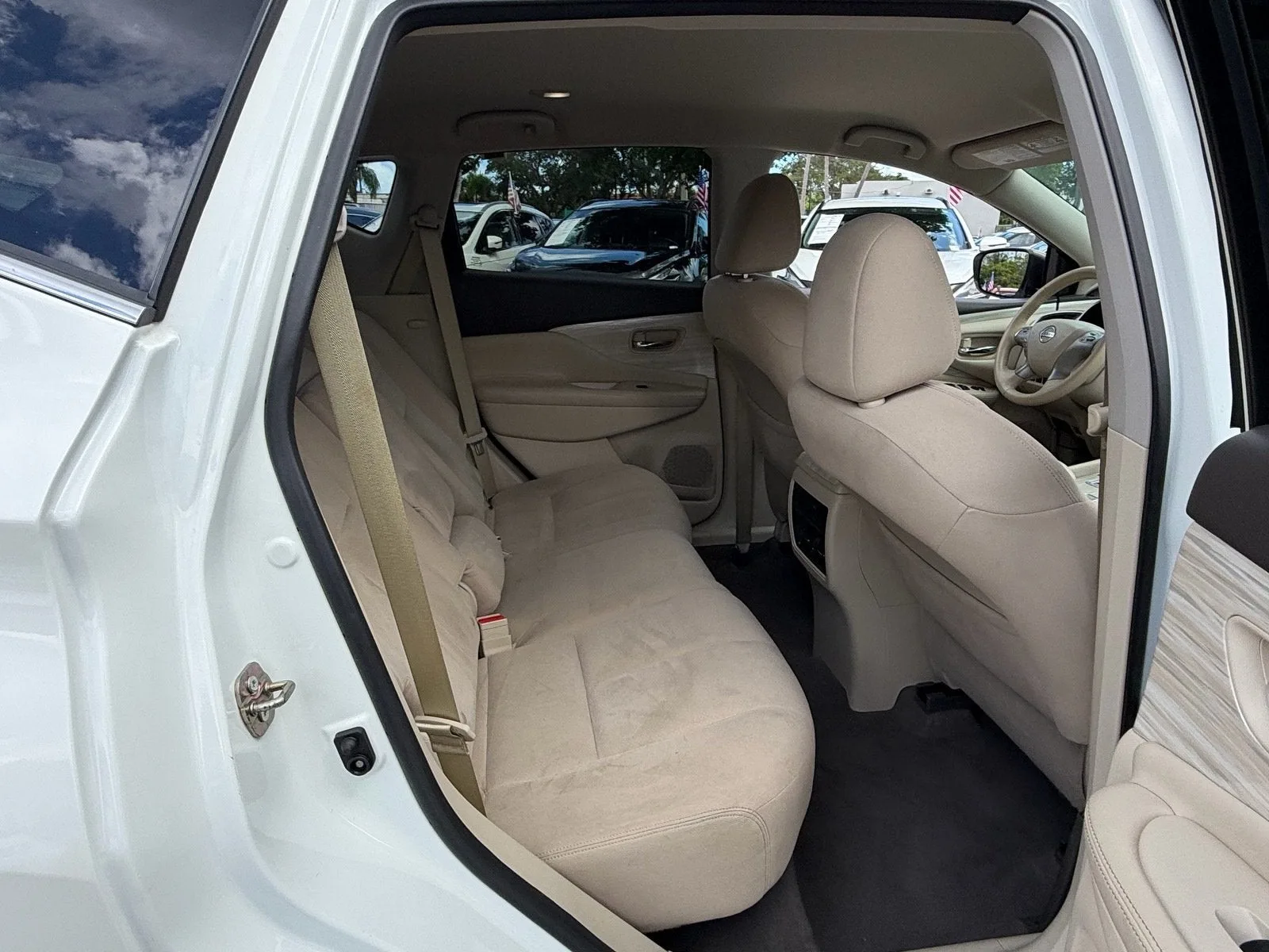 2016 Nissan Murano SV photo 16
