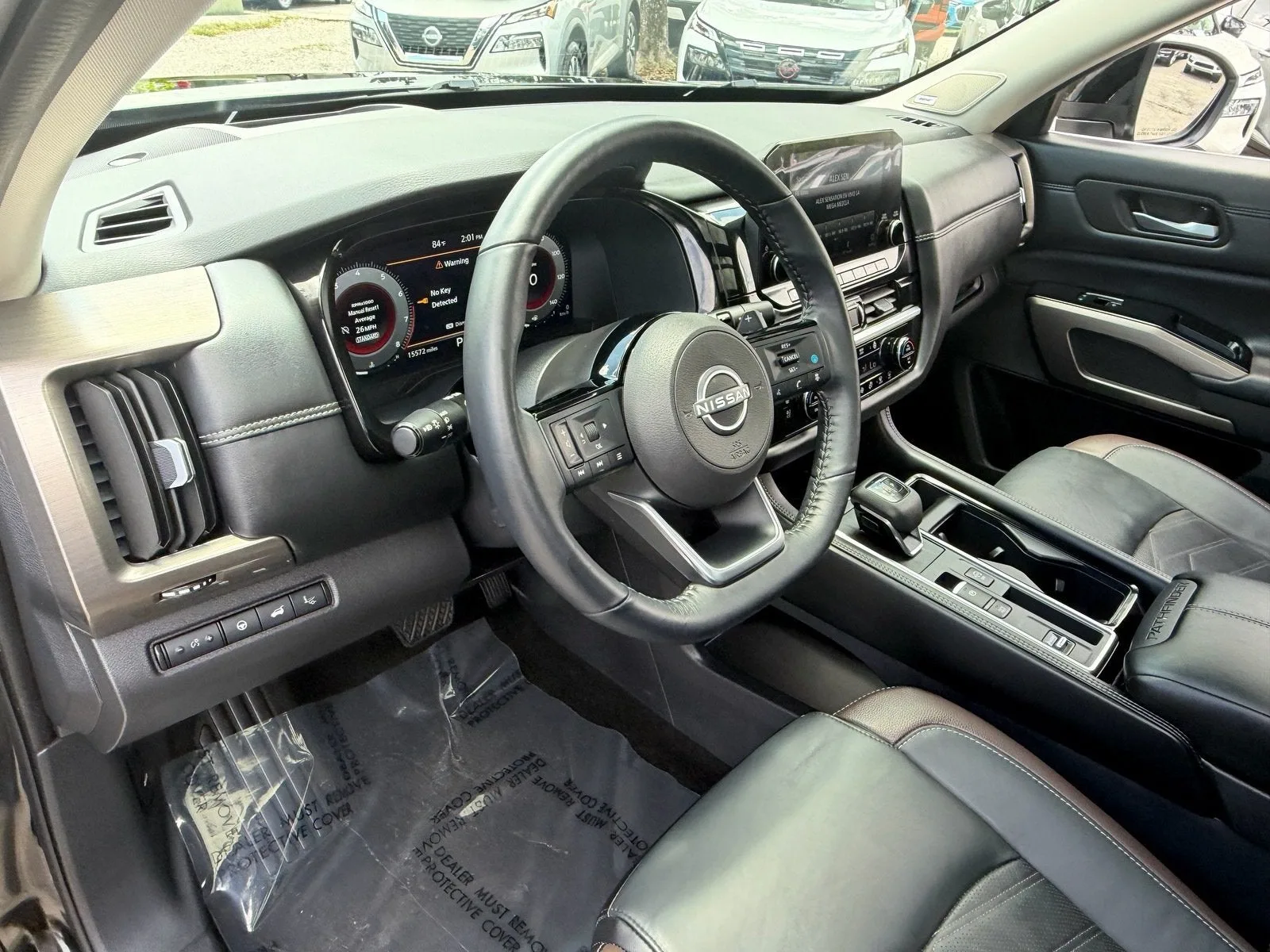 2025 Nissan Pathfinder Platinum photo 10