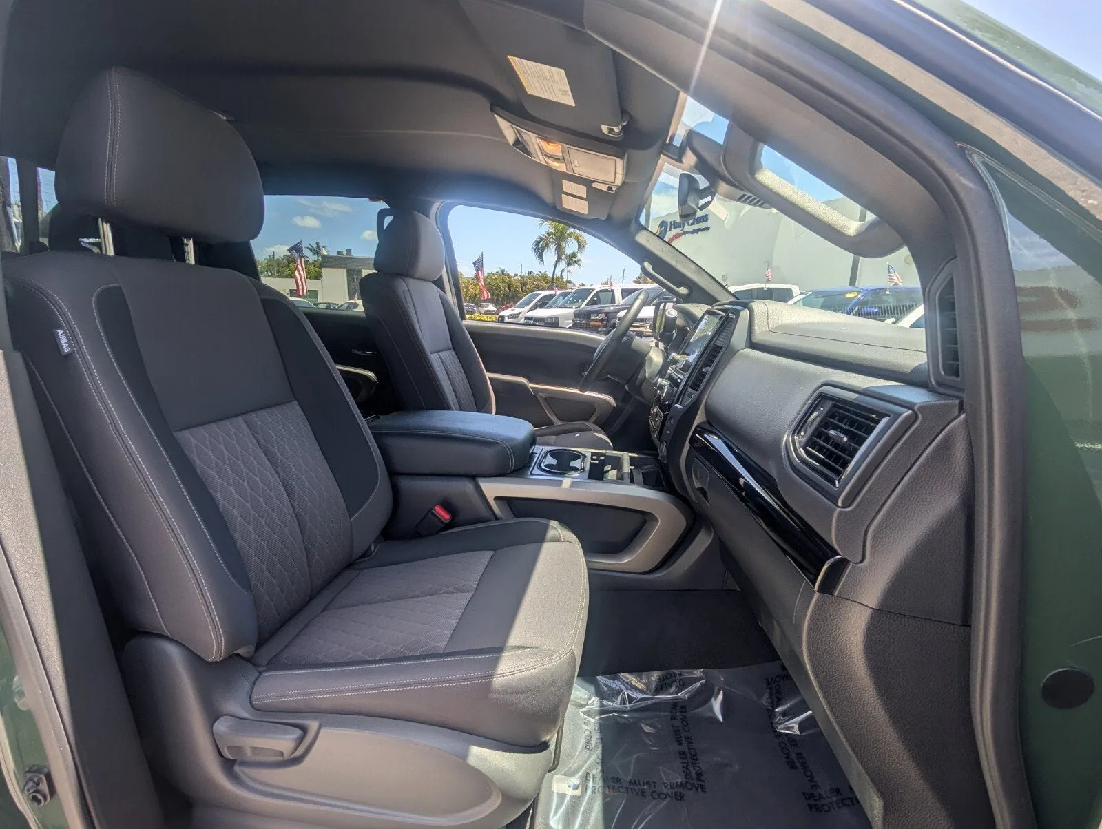2024 Nissan Titan Crew Cab SV photo 16
