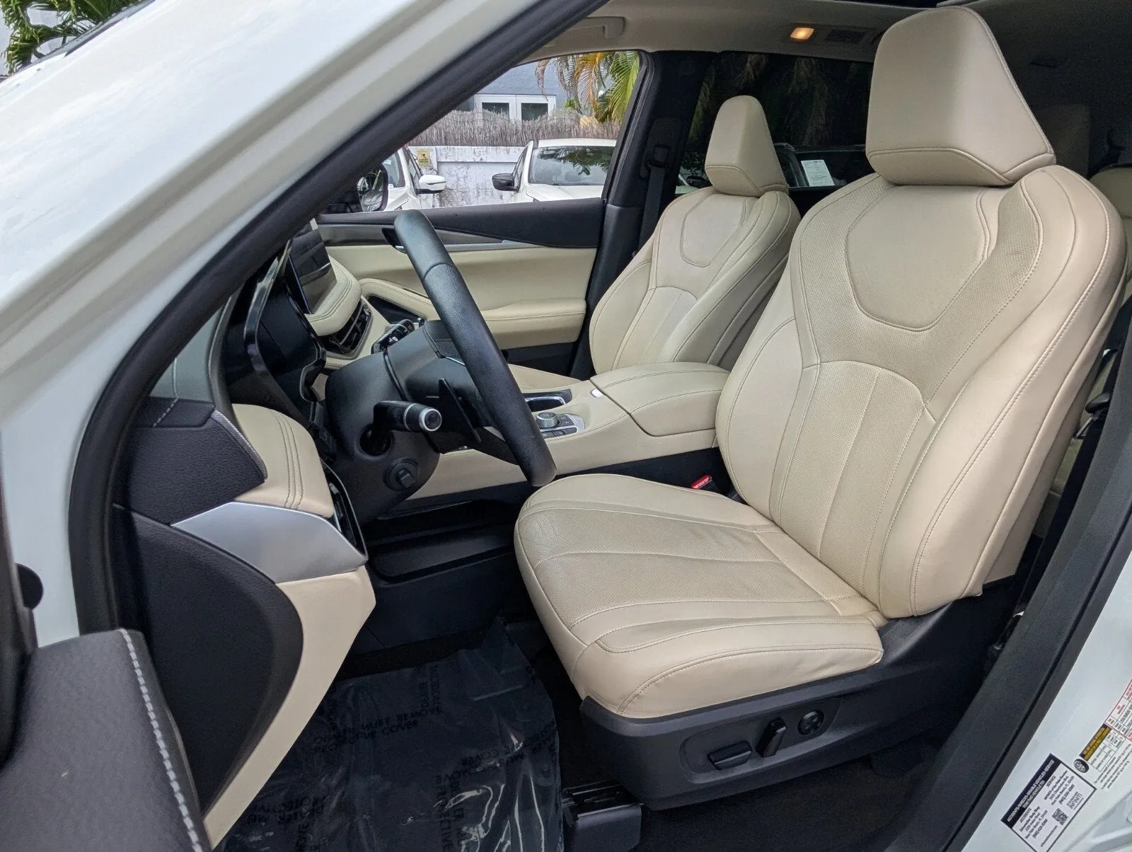 2023 INFINITI QX60 LUXE photo 10