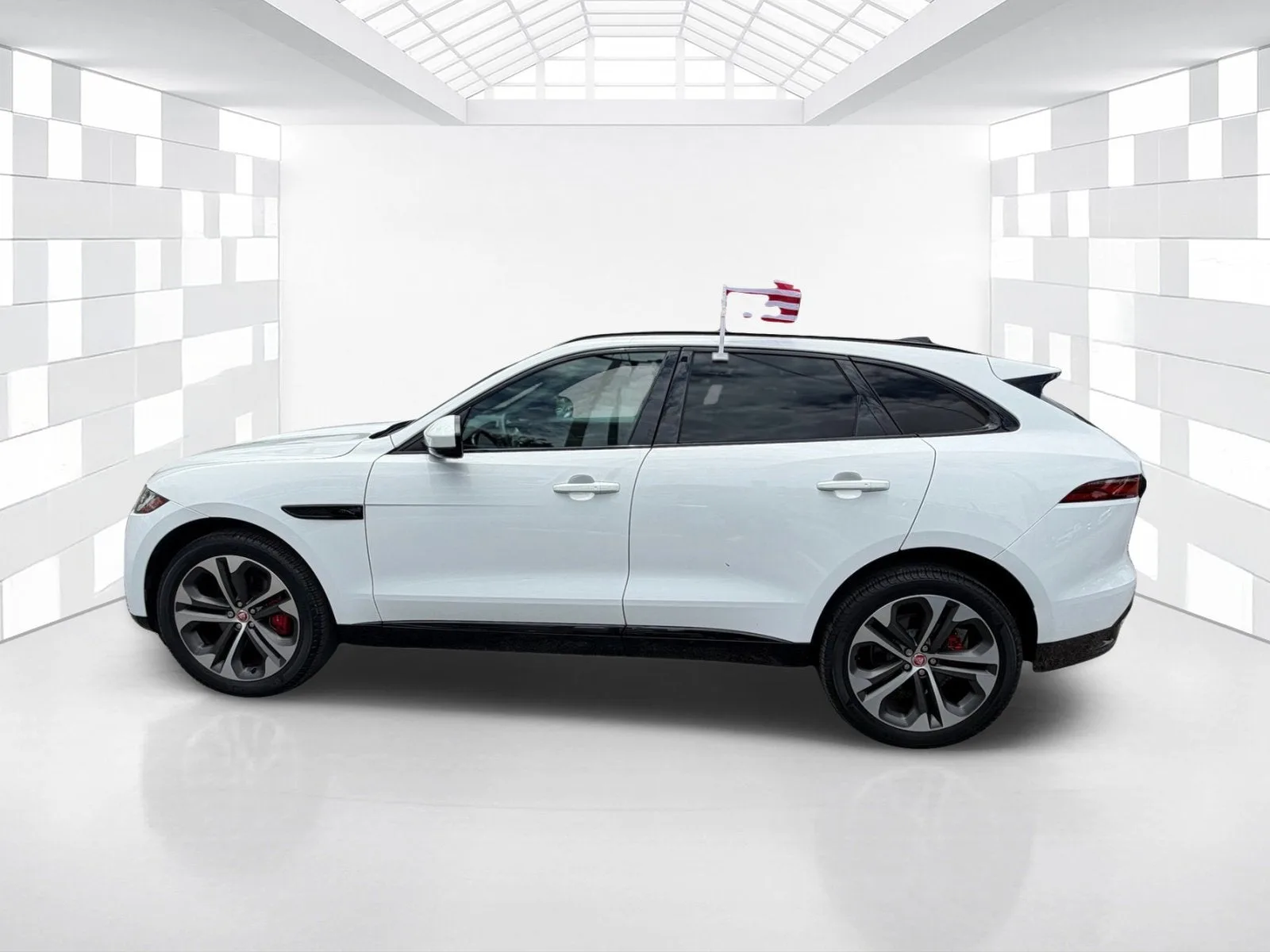 2022 Jaguar F-PACE S photo 4