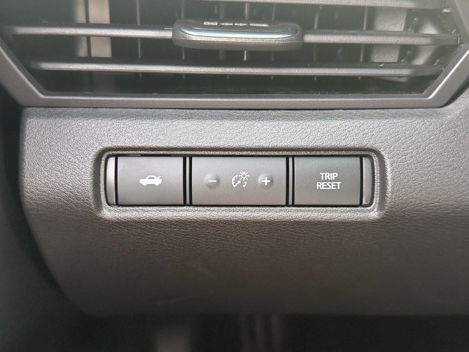 2024 Nissan Altima SR photo 31