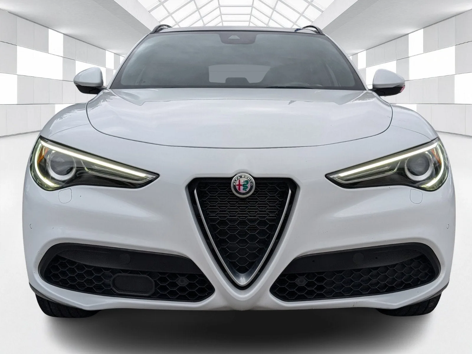 2023 Alfa Romeo Stelvio Ti photo 2